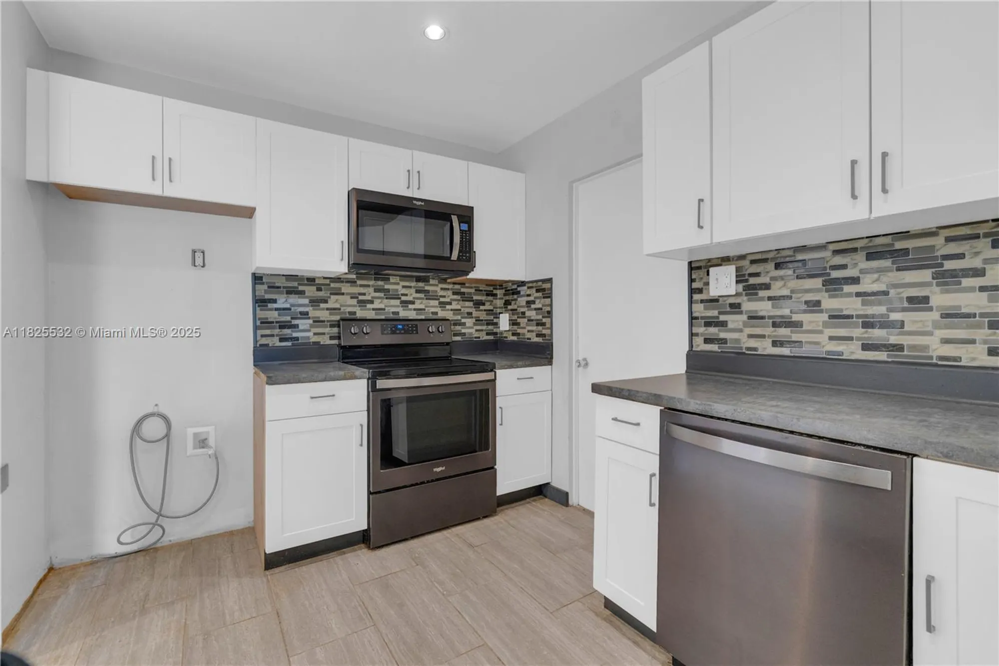 Property Slideshow image 23 of 61 | 6915 nw 17th st, Margate, FL, 33063