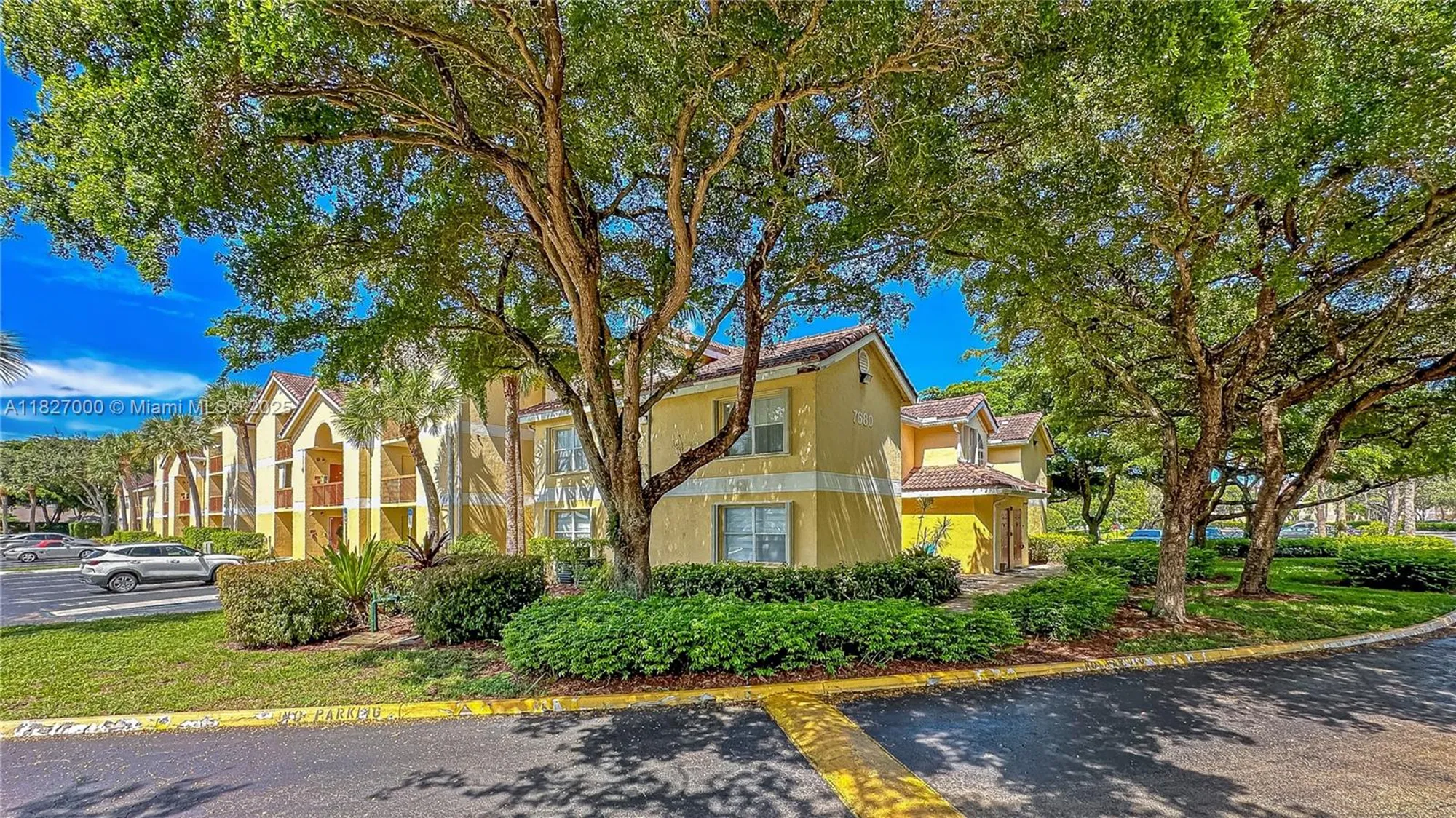 Property Slideshow image 7 of 23 | 7680 westwood dr 823, Tamarac, FL, 33321