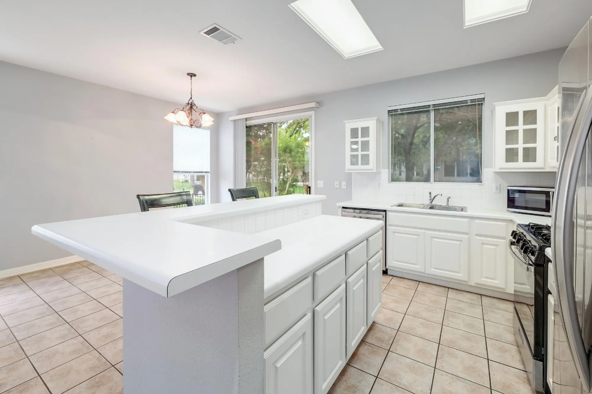 Property Slideshow image 14 of 26 | 113 stetson trl, Georgetown, TX, 78633