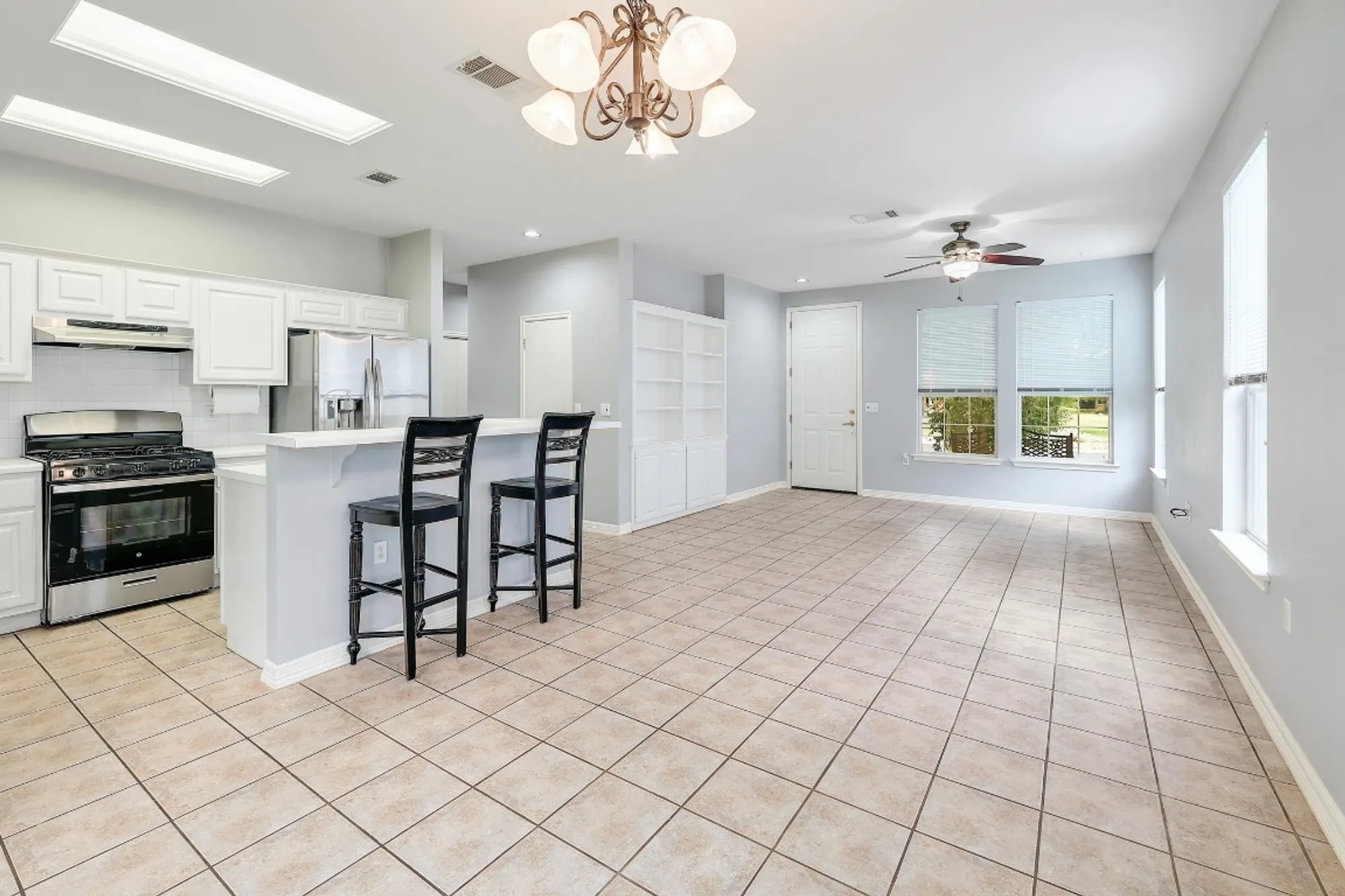 Property Slideshow image 10 of 26 | 113 stetson trl, Georgetown, TX, 78633