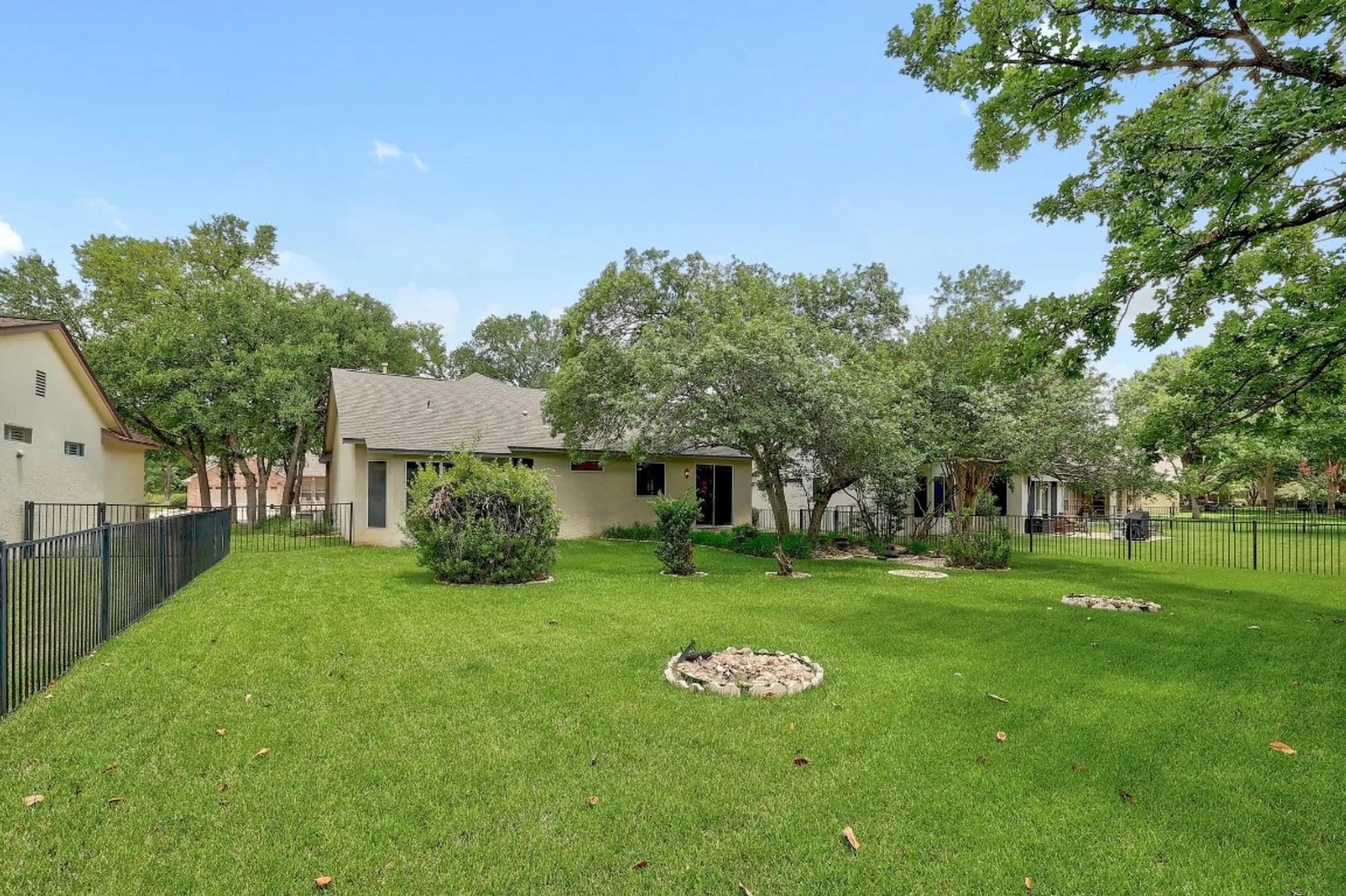 Property Slideshow image 2 of 26 | 113 stetson trl, Georgetown, TX, 78633