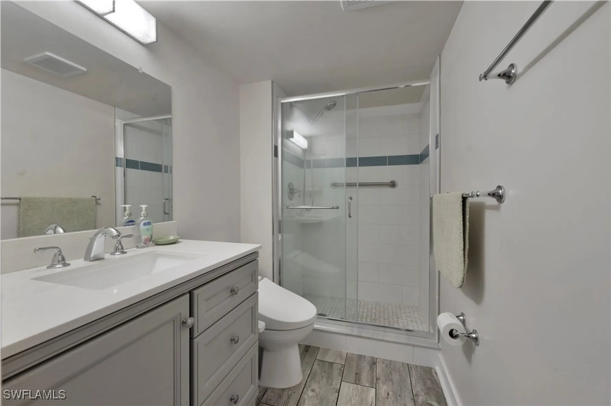 Property Slideshow image 11 of 13 | 2150 gulf shore blvd 411, Naples, FL, 34102