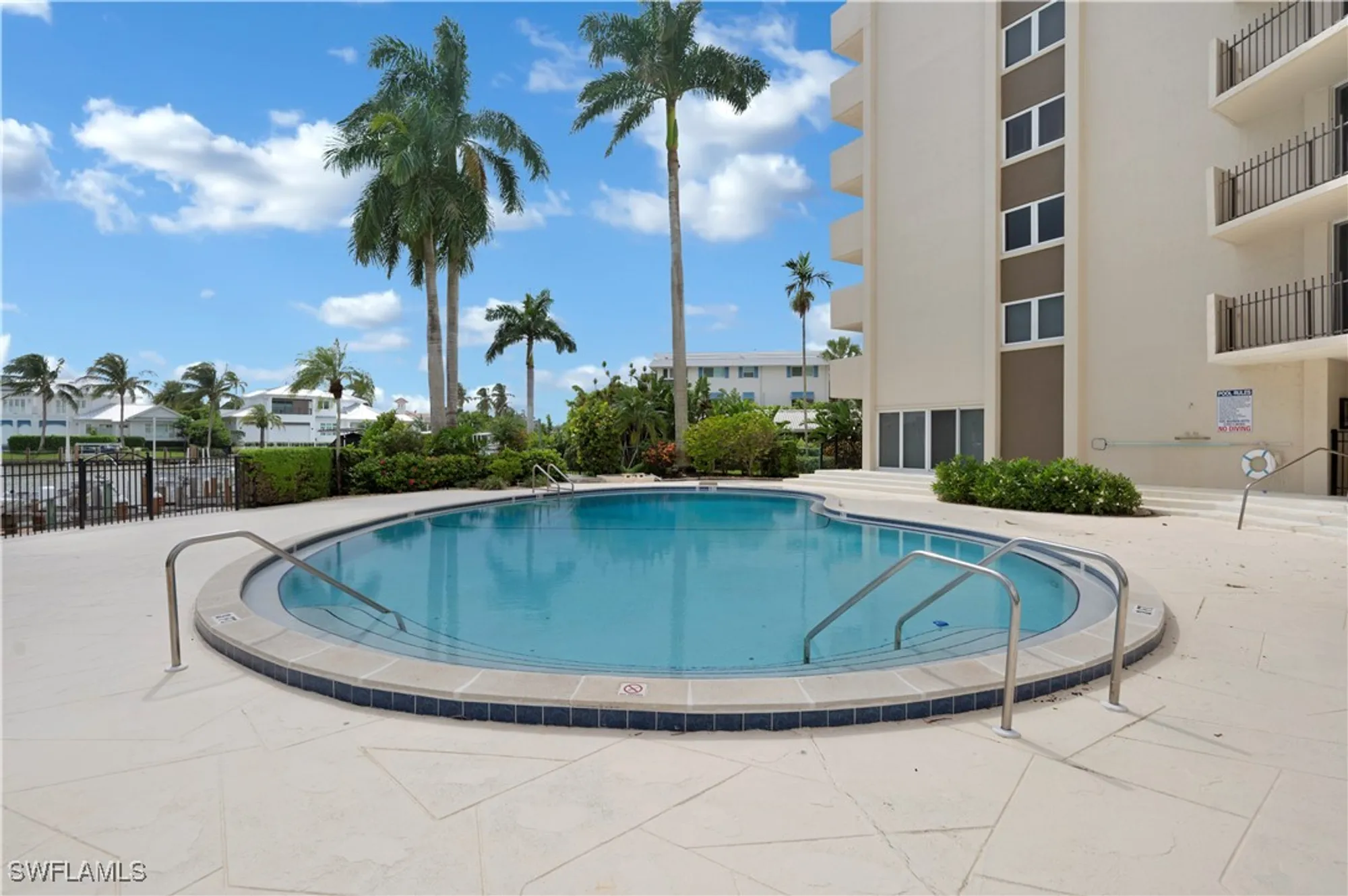 Property Slideshow image 13 of 13 | 2150 gulf shore blvd 411, Naples, FL, 34102