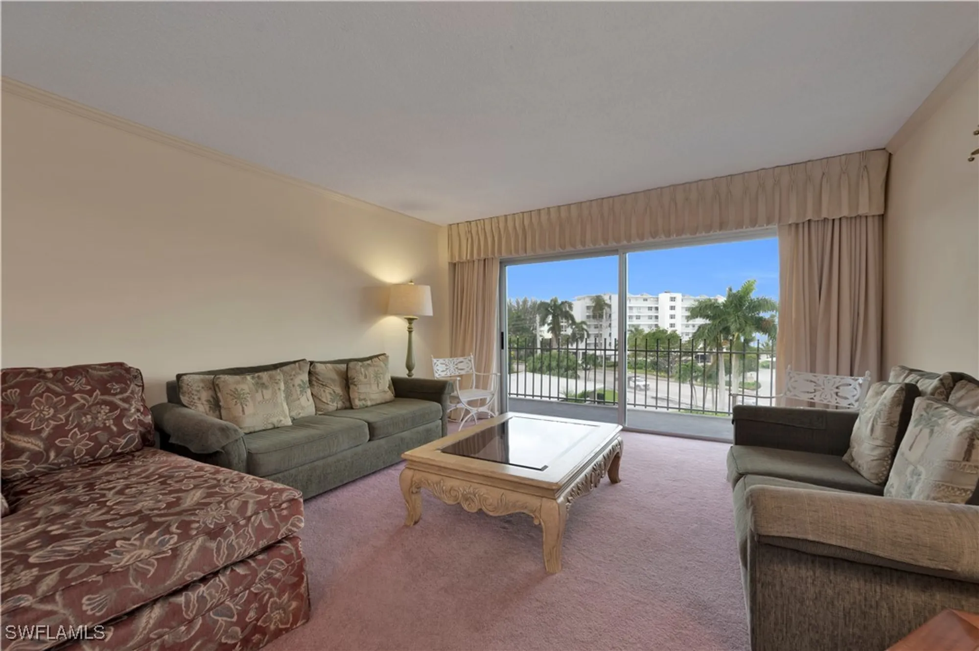 Property Slideshow image 2 of 13 | 2150 gulf shore blvd 411, Naples, FL, 34102