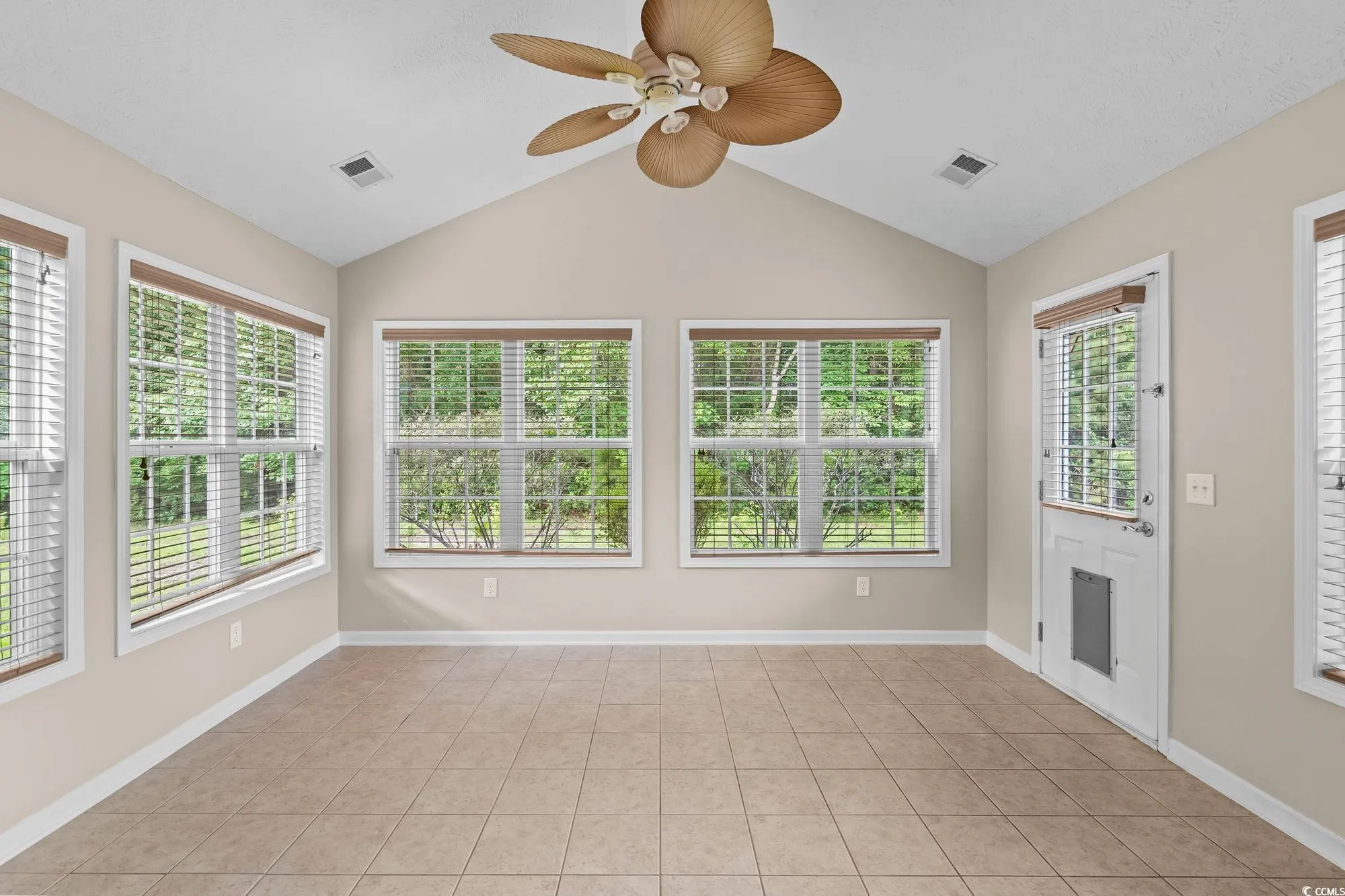 Property Slideshow image 19 of 40 | 5008 hayes bay ct, Murrells Inlet, SC, 29576