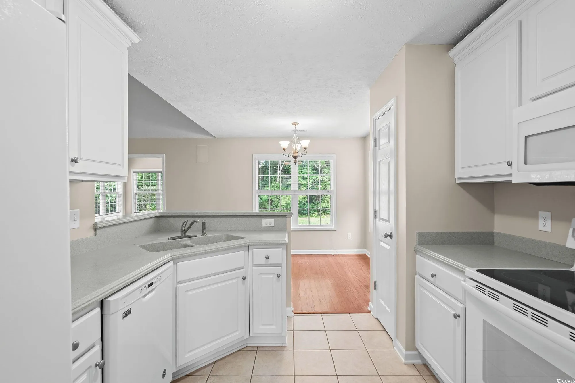 Property Slideshow image 12 of 40 | 5008 hayes bay ct, Murrells Inlet, SC, 29576