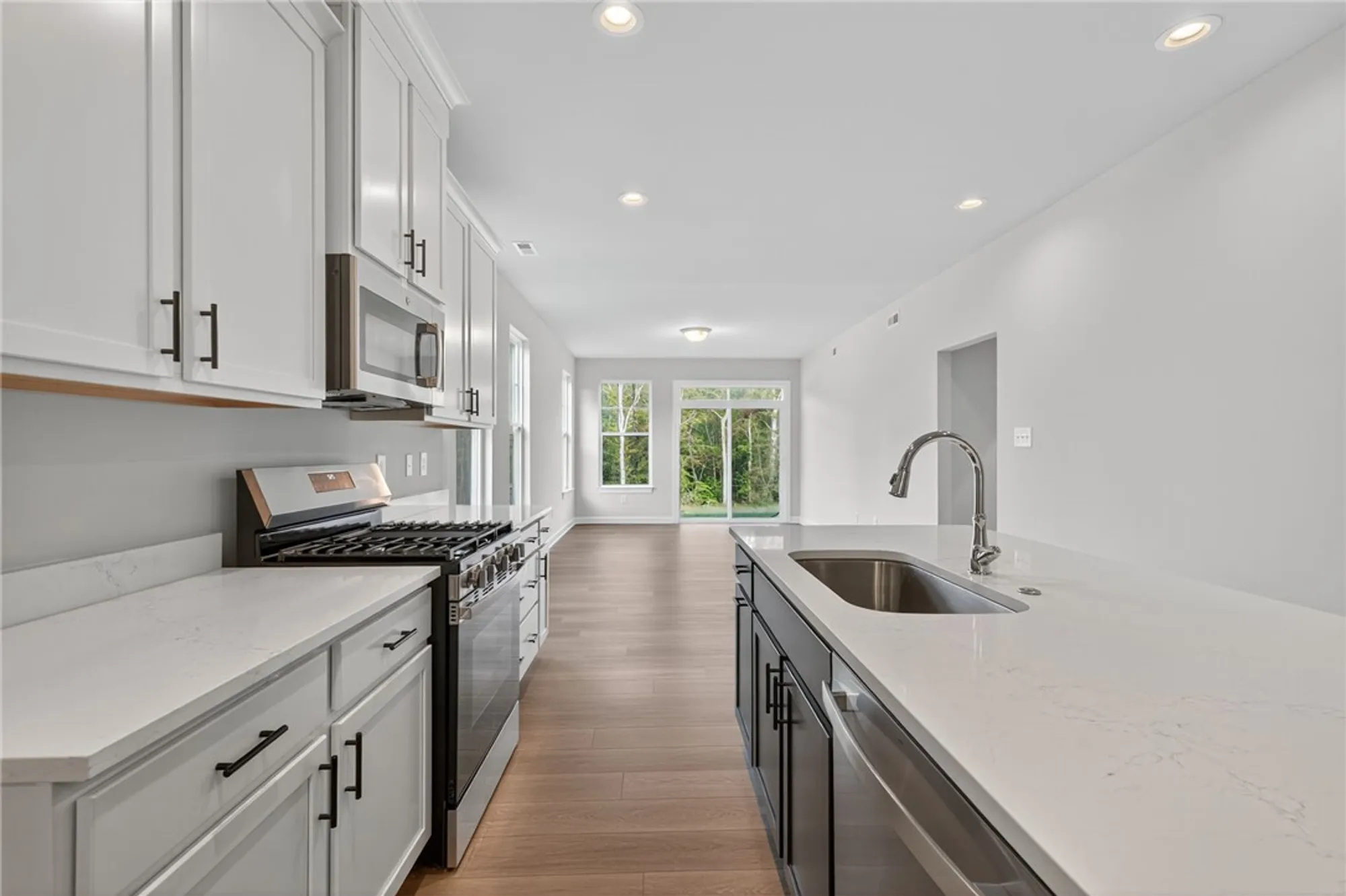 Property Slideshow image 12 of 50 | 3015 plymouth pl, Williamsburg, VA, 23185