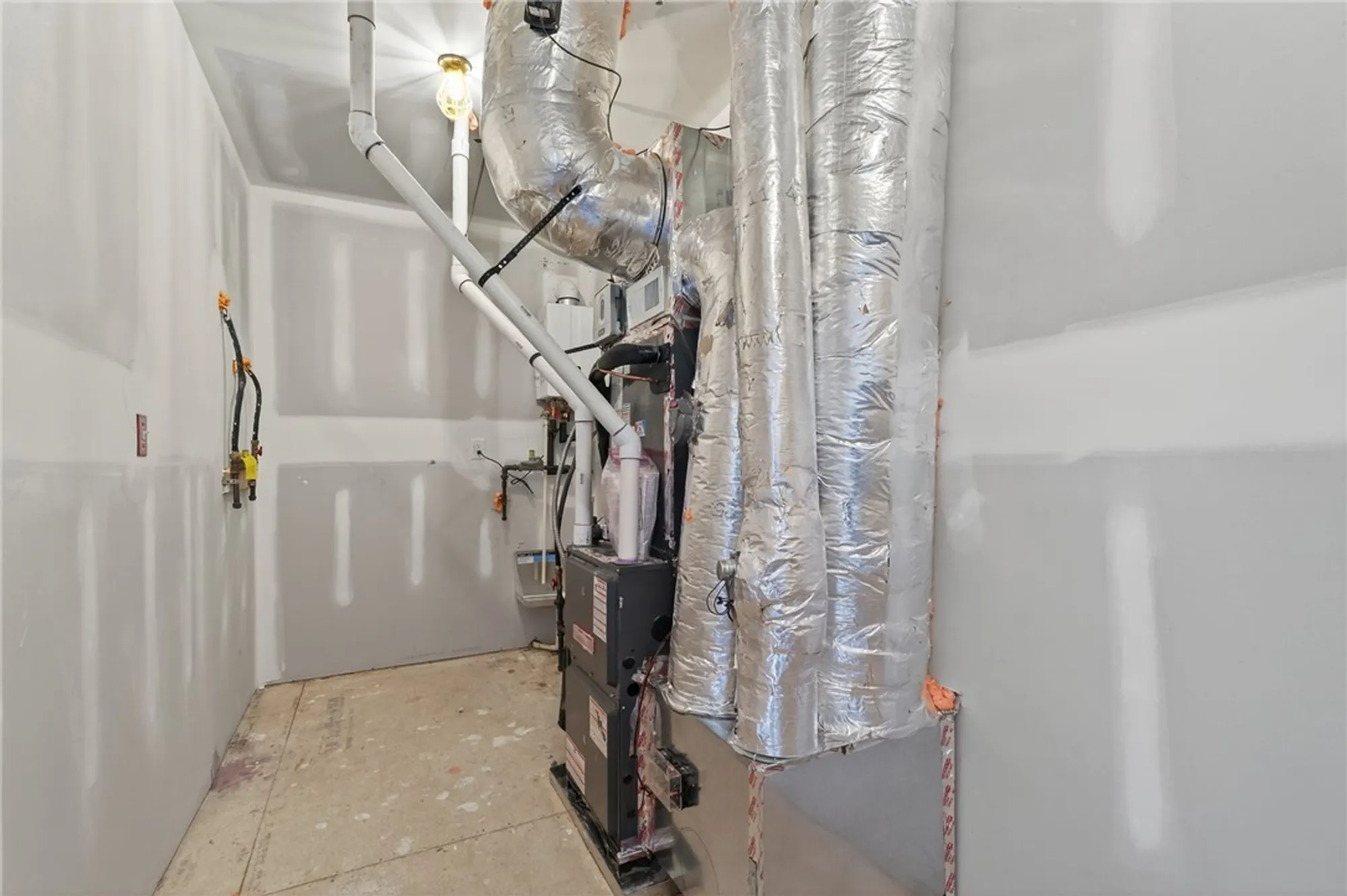 Property Slideshow image 36 of 50 | 3015 plymouth pl, Williamsburg, VA, 23185