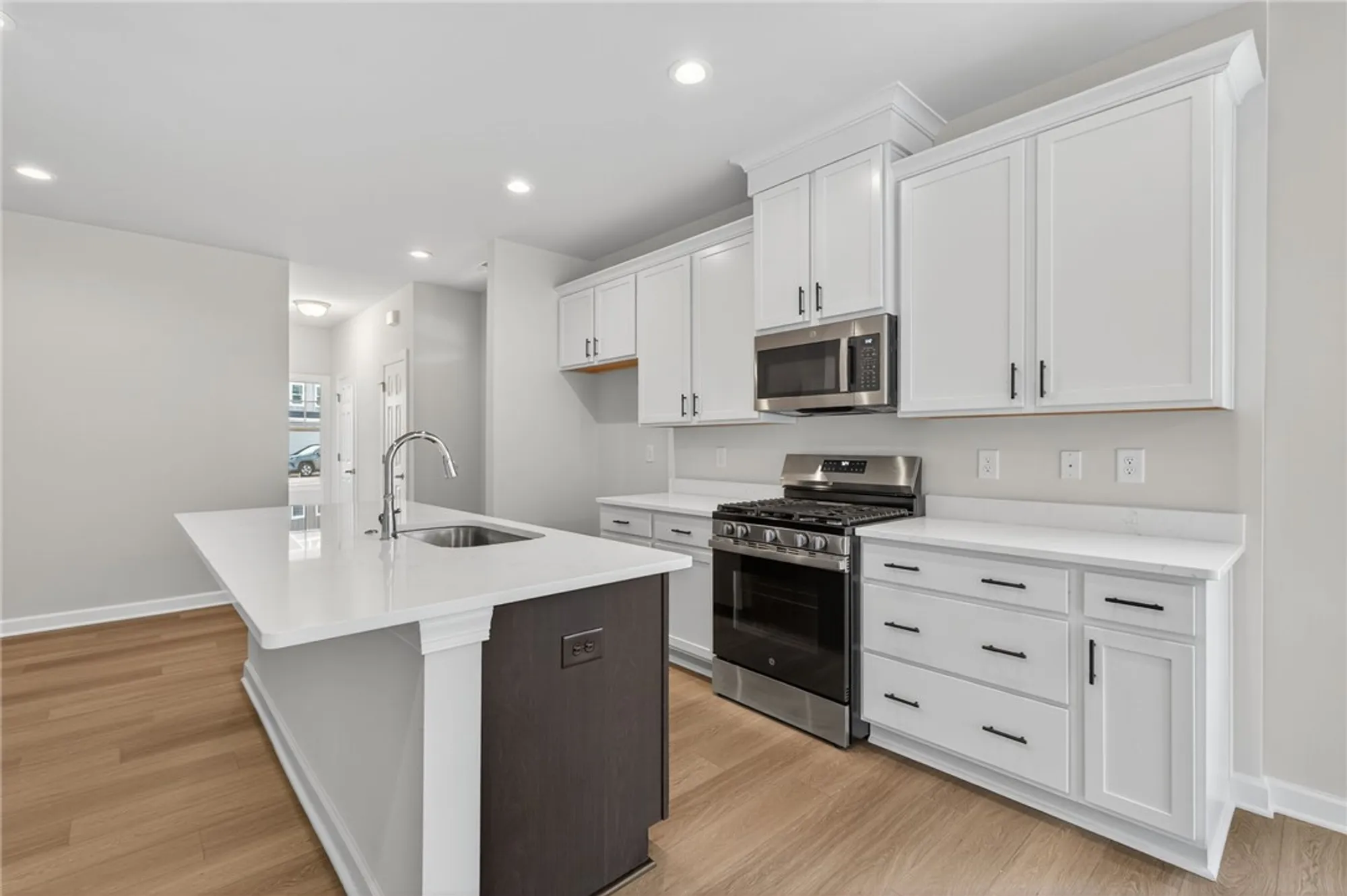 Property Slideshow image 8 of 50 | 3015 plymouth pl, Williamsburg, VA, 23185