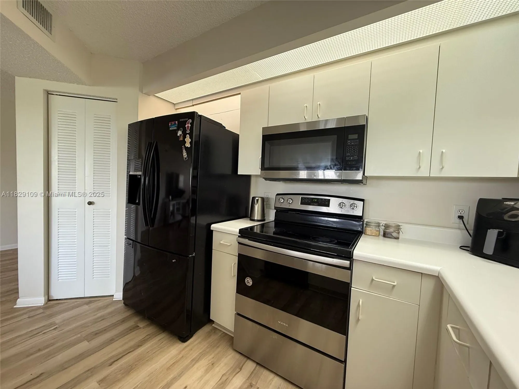 Property Slideshow image 11 of 35 | 1400 sw 137th ave 411f, Pembroke Pines, FL, 33027