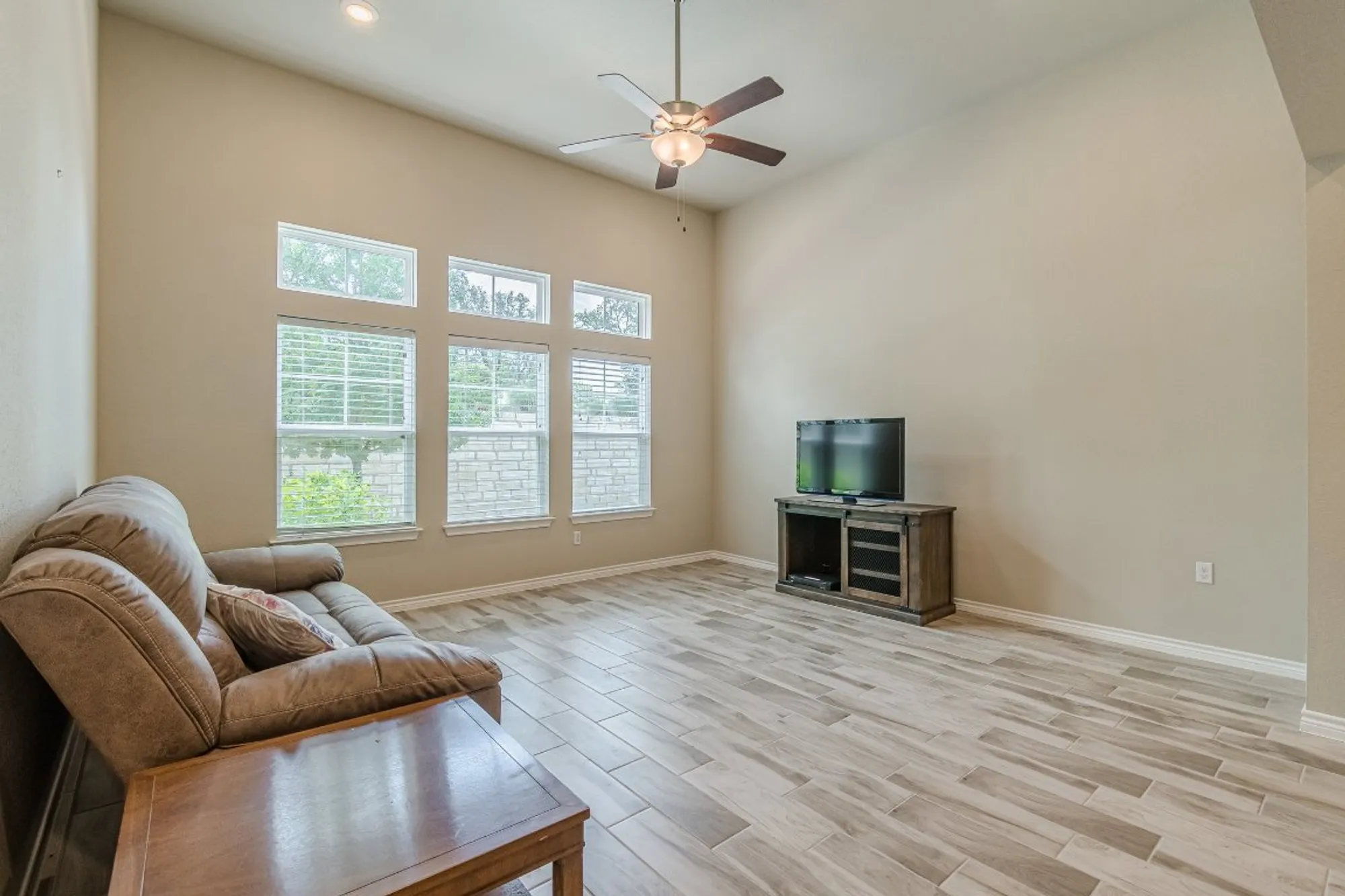 Property Slideshow image 11 of 27 | 108 lafitte dr # 102, San Marcos, TX, 78666