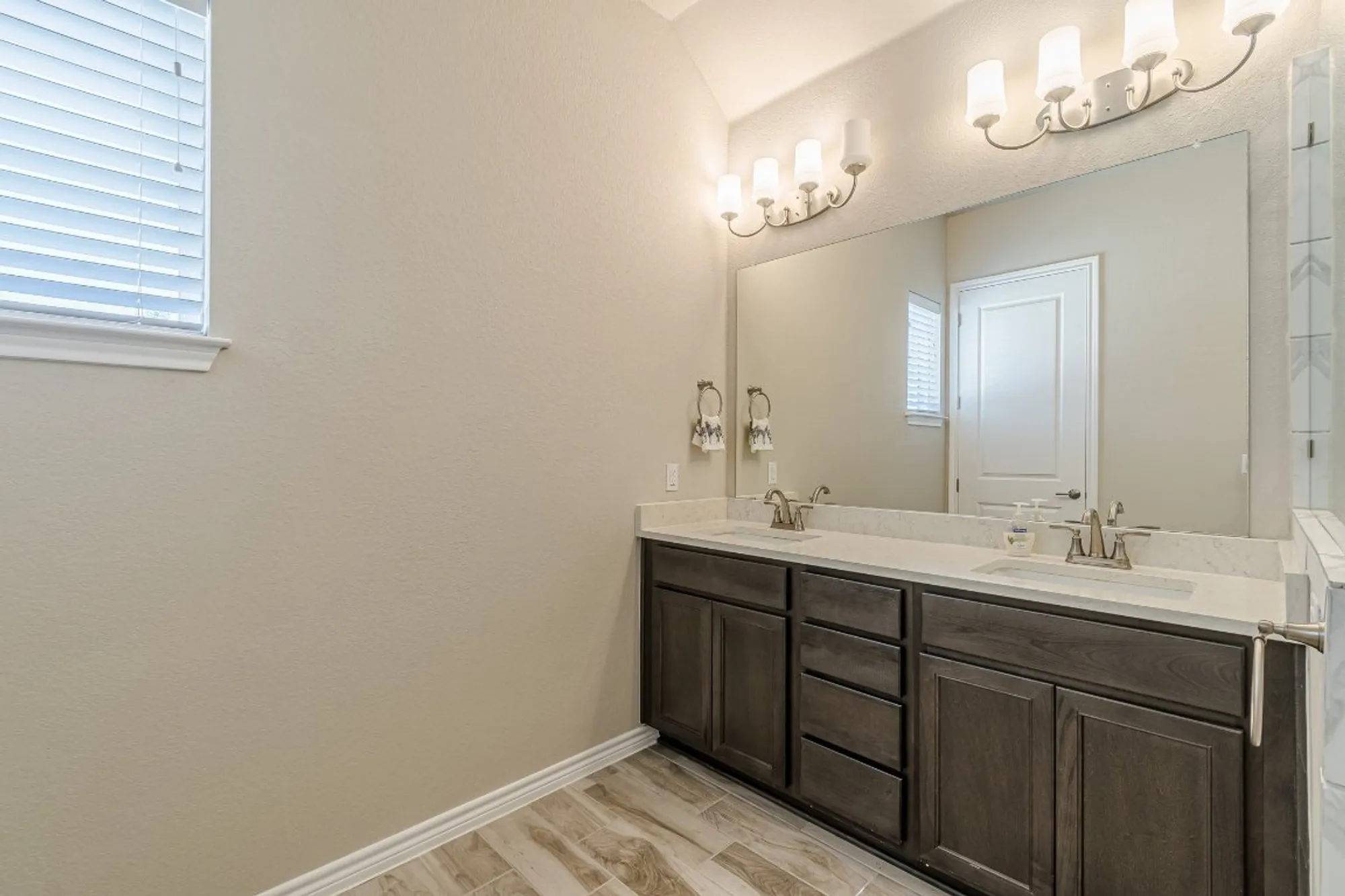Property Slideshow image 24 of 27 | 108 lafitte dr # 102, San Marcos, TX, 78666