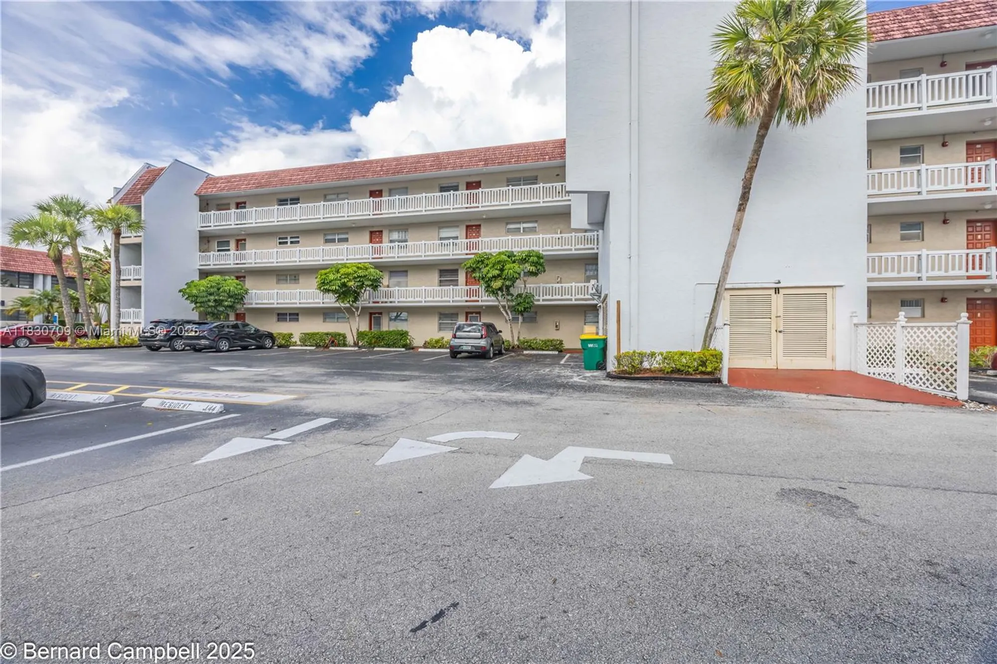 Property Slideshow image 15 of 17 | 3531 inverrary dr 101, Lauderhill, FL, 33319