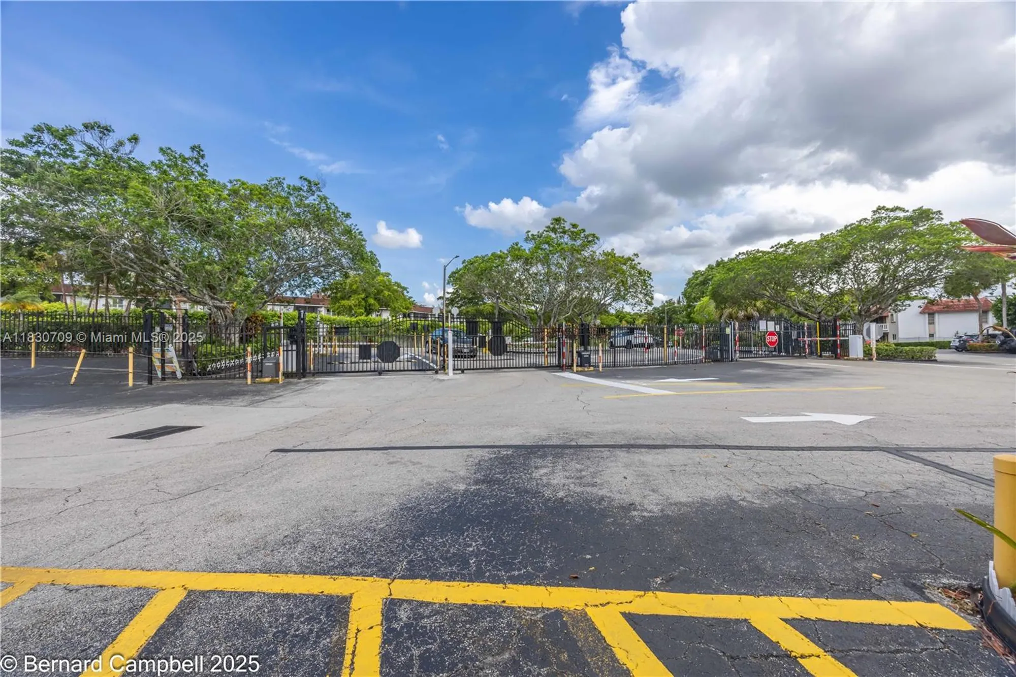 Property Slideshow image 16 of 17 | 3531 inverrary dr 101, Lauderhill, FL, 33319