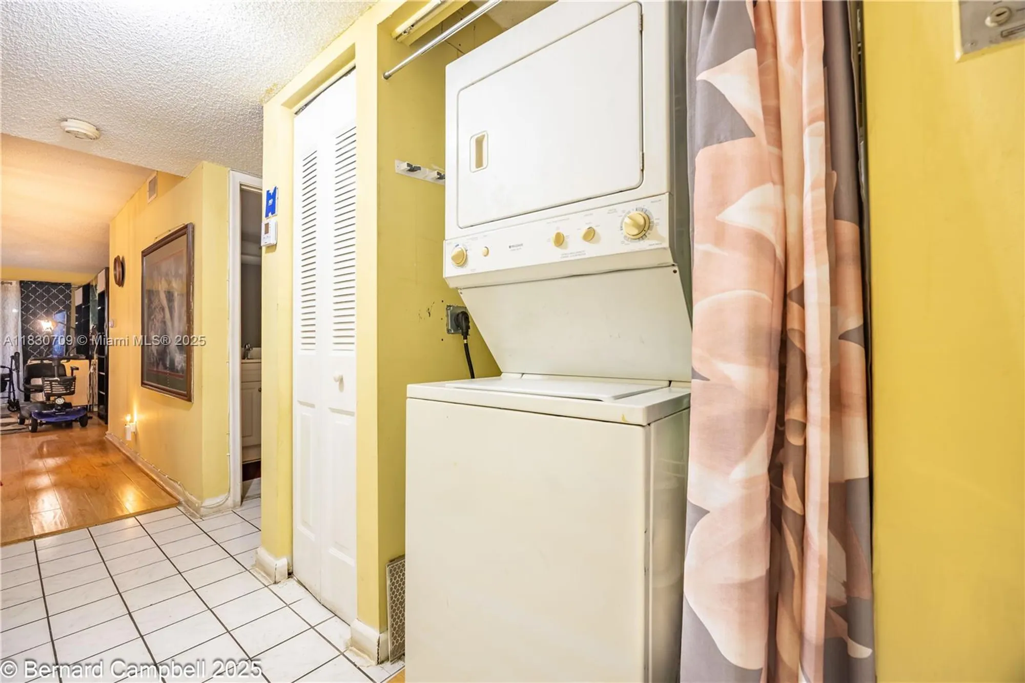Property Slideshow image 9 of 17 | 3531 inverrary dr 101, Lauderhill, FL, 33319