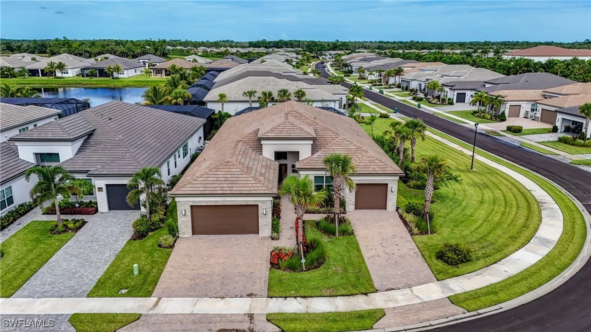 Property Slideshow image 13 of 50 | 12068 azalea way, Naples, FL, 34120