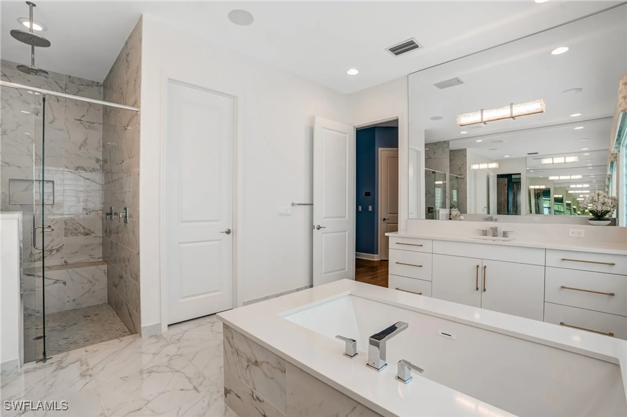 Property Slideshow image 31 of 50 | 12068 azalea way, Naples, FL, 34120