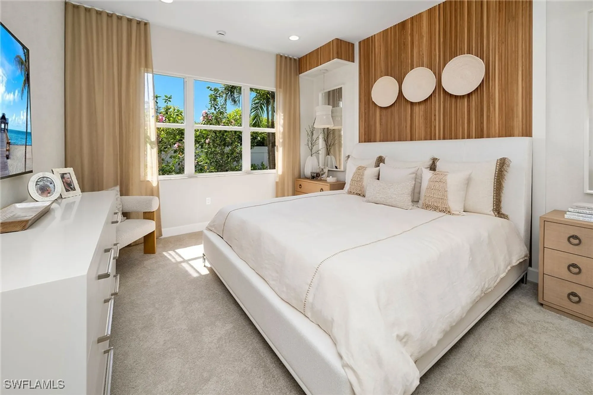 Property Slideshow image 7 of 10 | 2586 kingfisher dr, Naples, FL, 34112