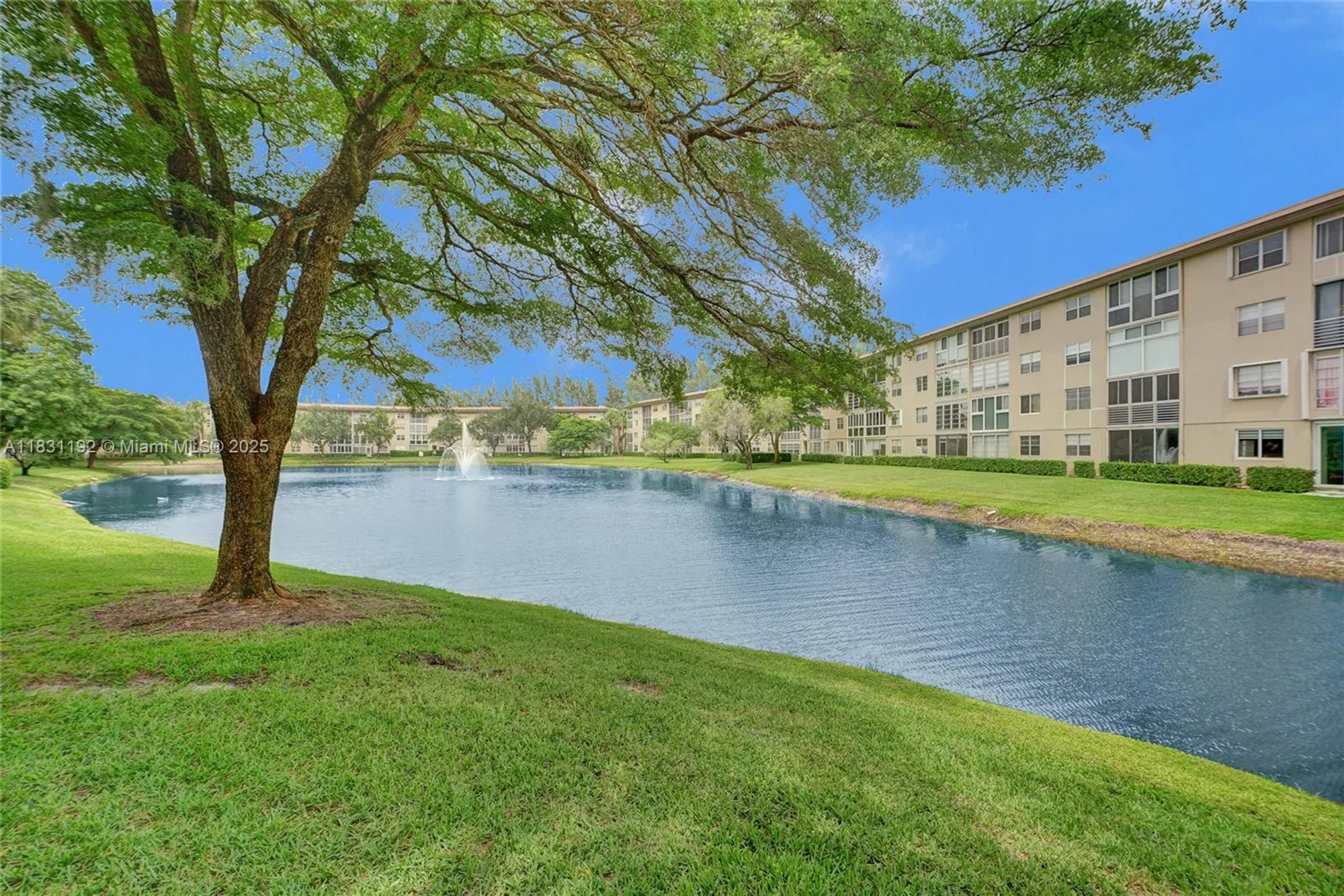 Property Slideshow image 28 of 35 | 1805 eleuthera pt j1, Coconut Creek, FL, 33066