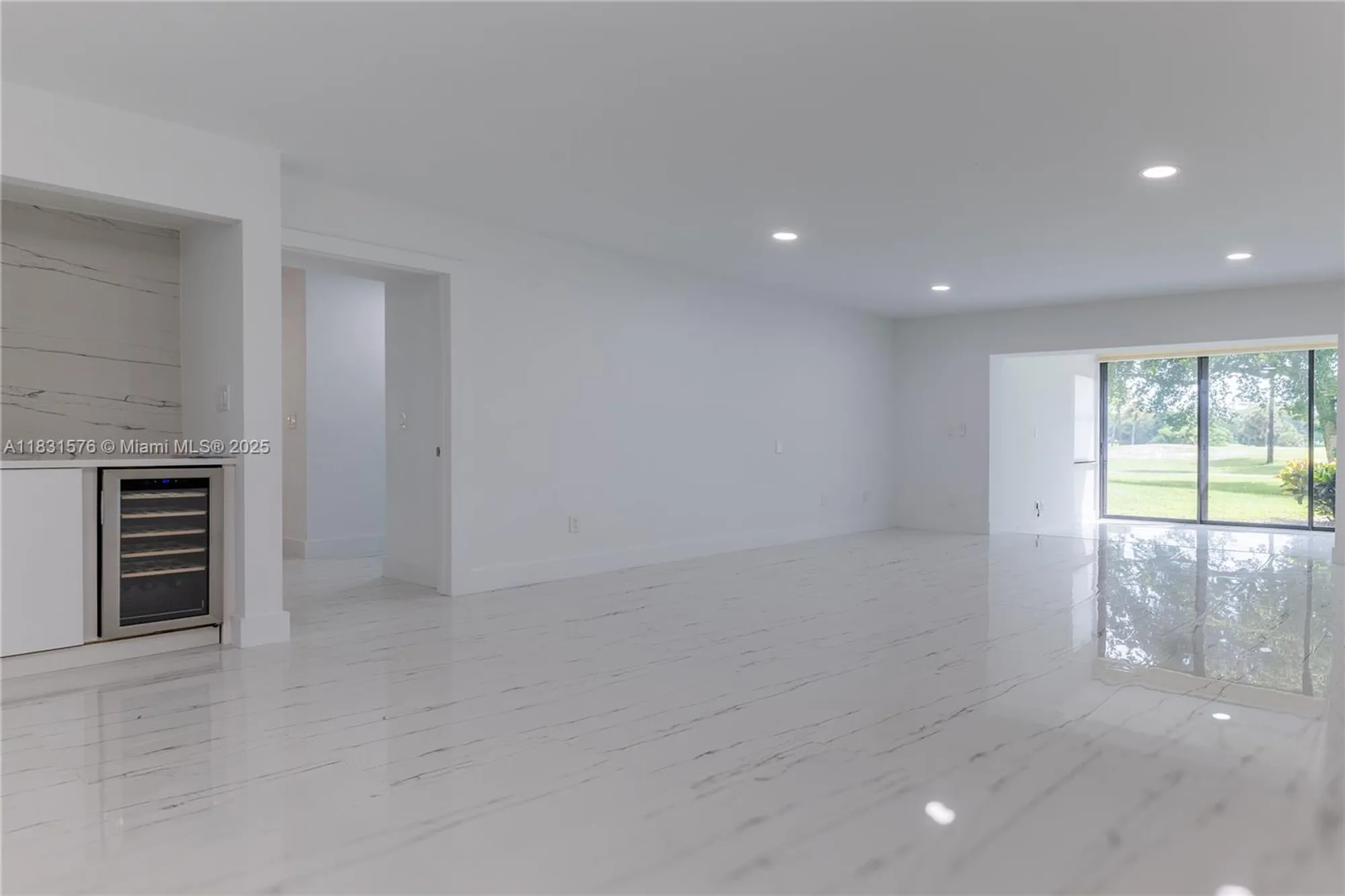 Property Slideshow image 22 of 56 | 8435 casa del lago apt 22c, Boca Raton, FL, 33433