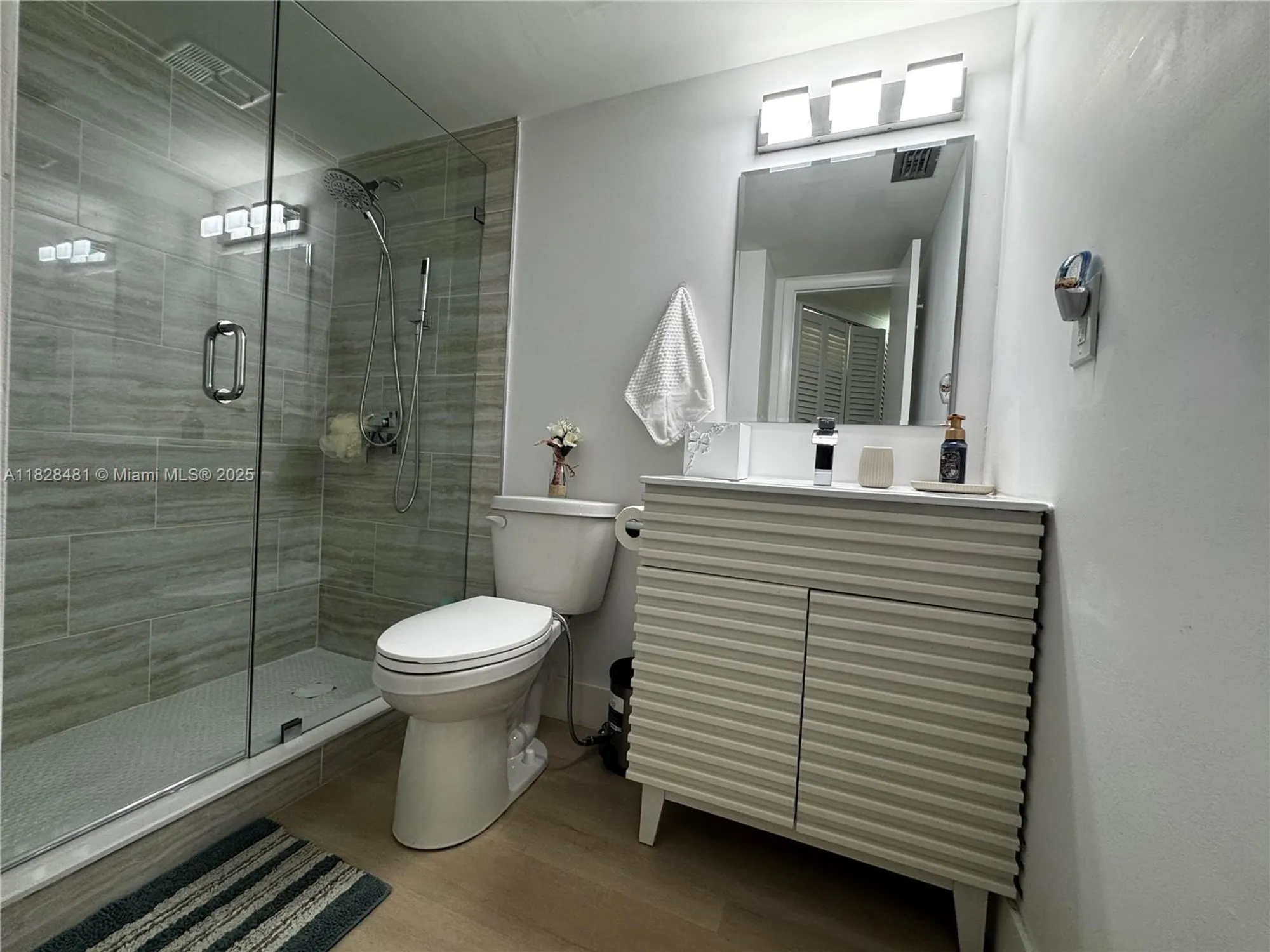 Property Slideshow image 1 of 35 | 19 abbey ln 108, Delray Beach, FL, 33446
