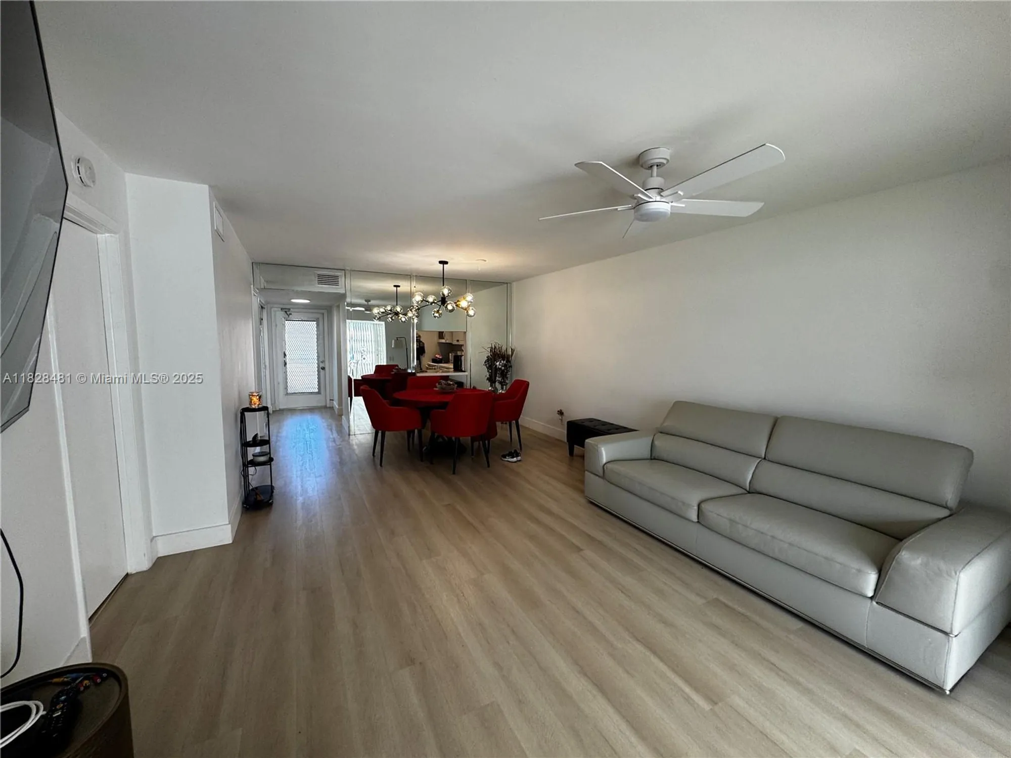 Property Slideshow image 13 of 35 | 19 abbey ln 108, Delray Beach, FL, 33446