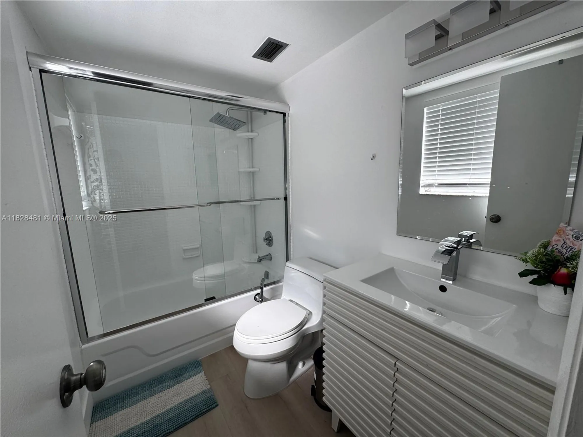 Property Slideshow image 25 of 35 | 19 abbey ln 108, Delray Beach, FL, 33446