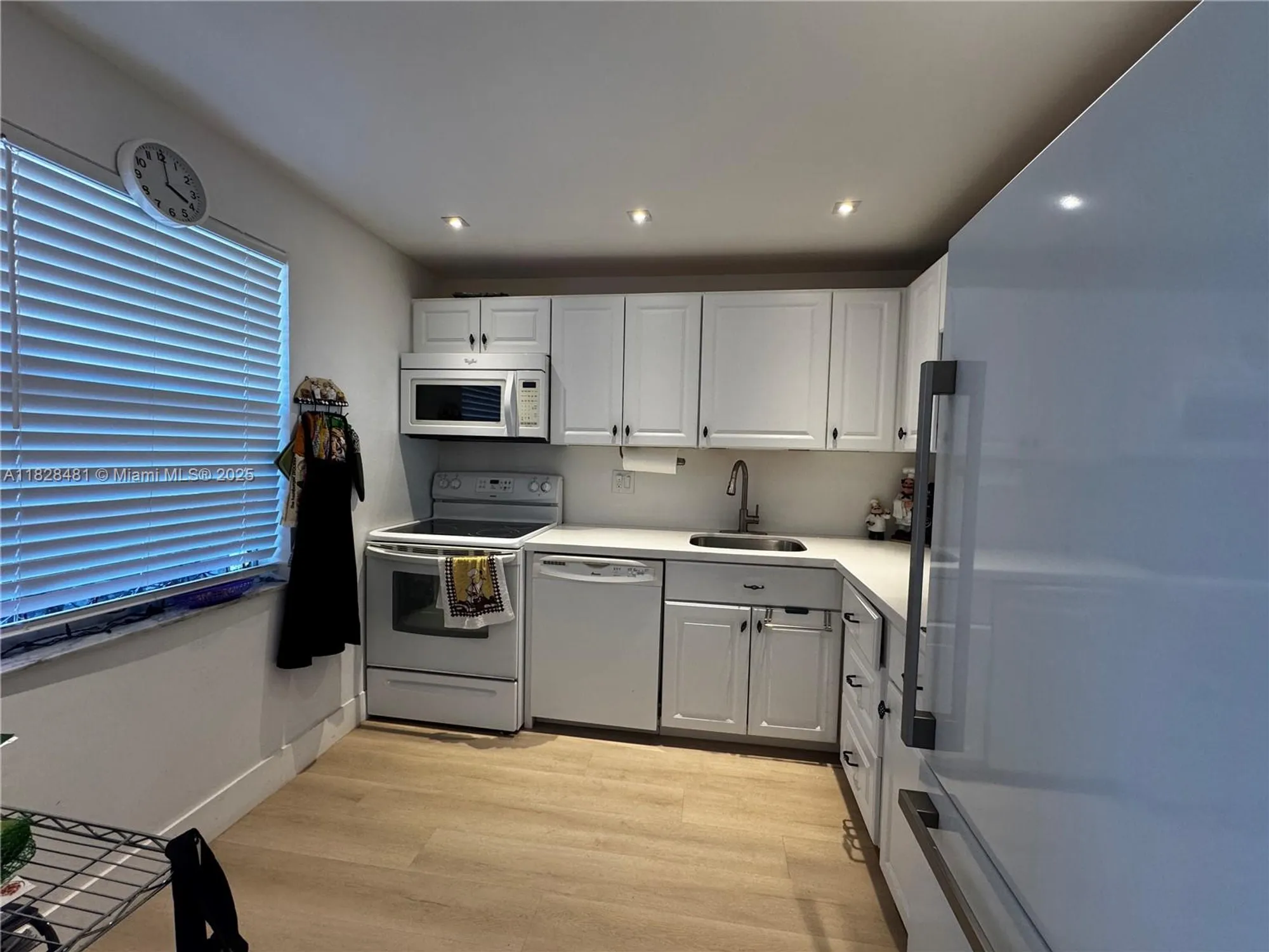 Property Slideshow image 2 of 35 | 19 abbey ln 108, Delray Beach, FL, 33446