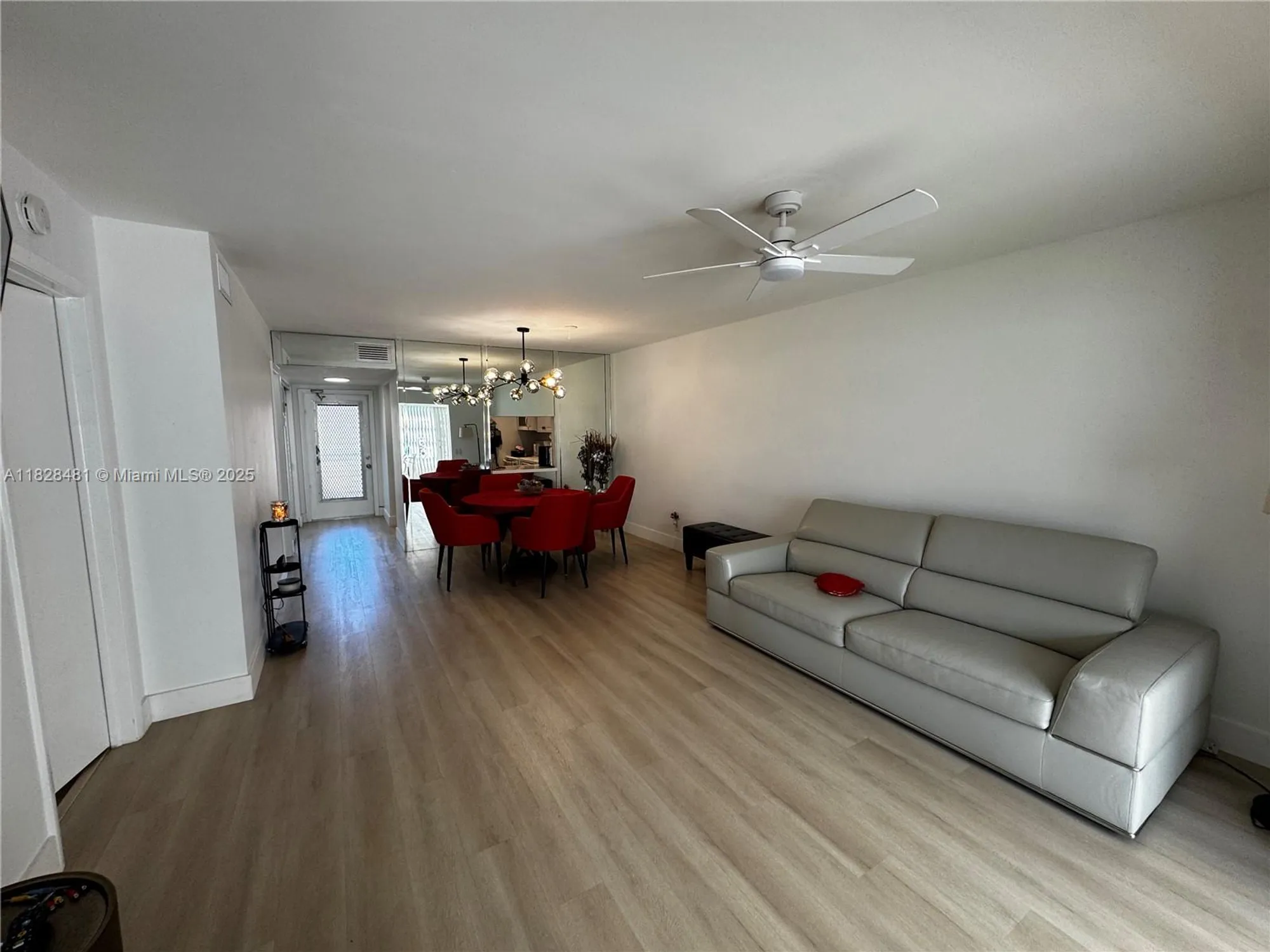 Property Slideshow image 9 of 35 | 19 abbey ln 108, Delray Beach, FL, 33446