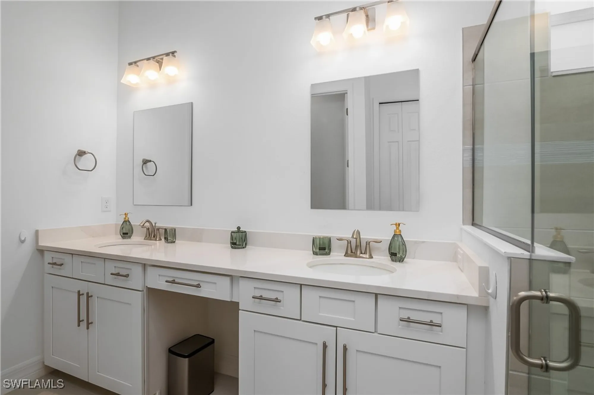 Property Slideshow image 17 of 50 | 13987 blue bay cir, Fort Myers, FL, 33913