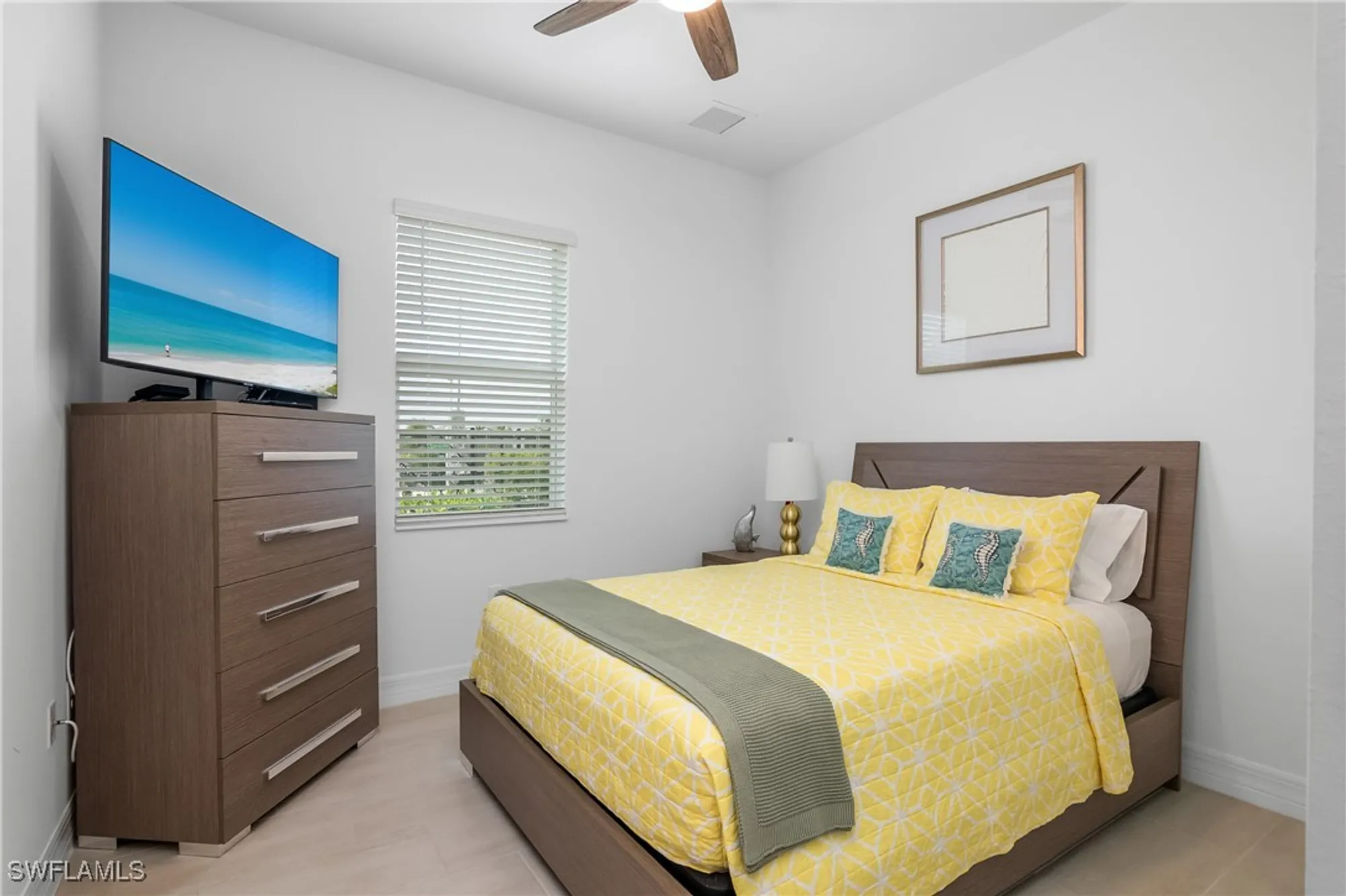 Property Slideshow image 11 of 50 | 13987 blue bay cir, Fort Myers, FL, 33913