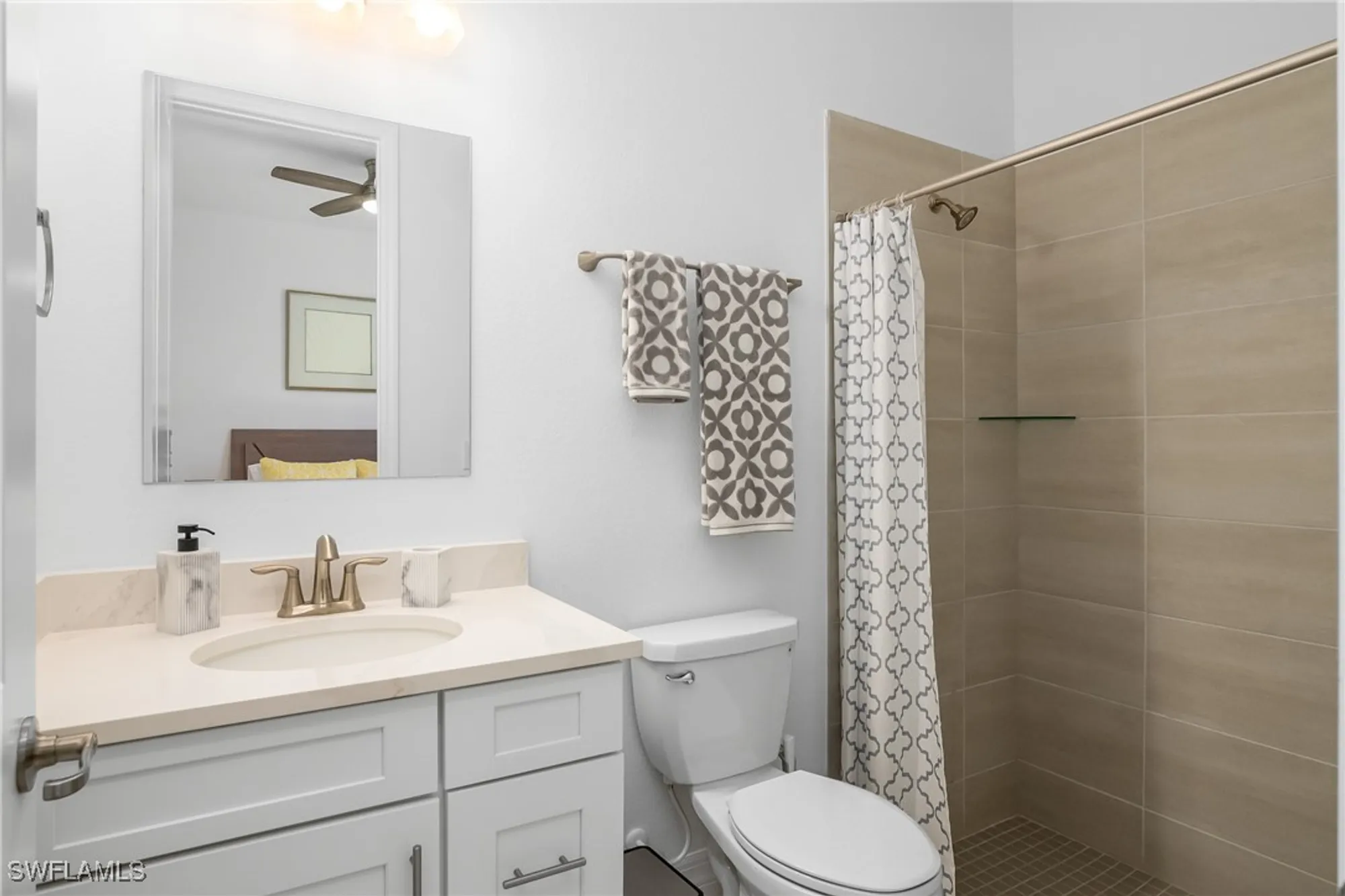 Property Slideshow image 12 of 50 | 13987 blue bay cir, Fort Myers, FL, 33913