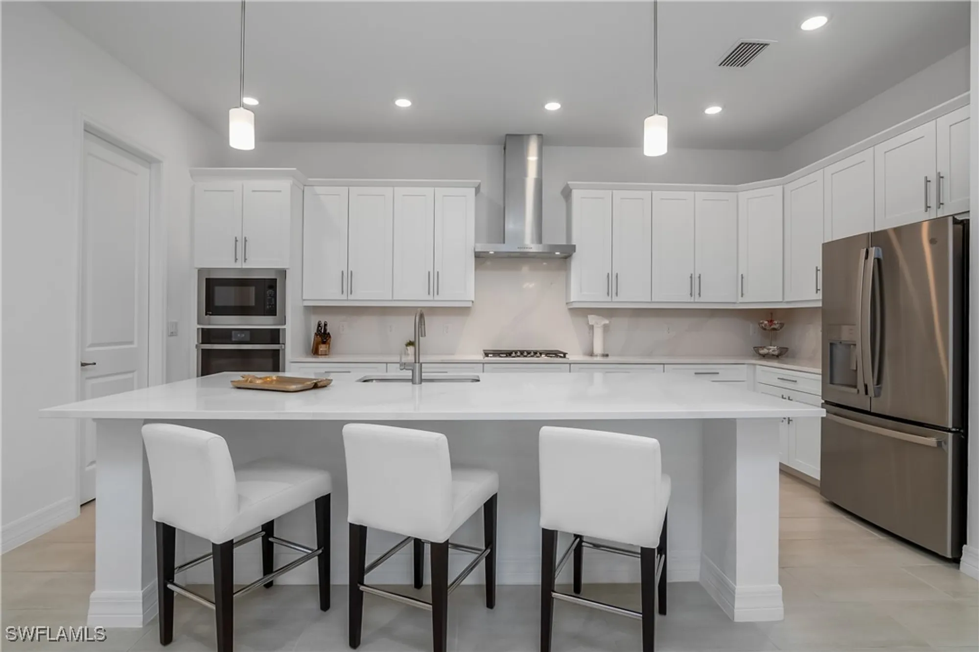 Property Slideshow image 25 of 50 | 13987 blue bay cir, Fort Myers, FL, 33913