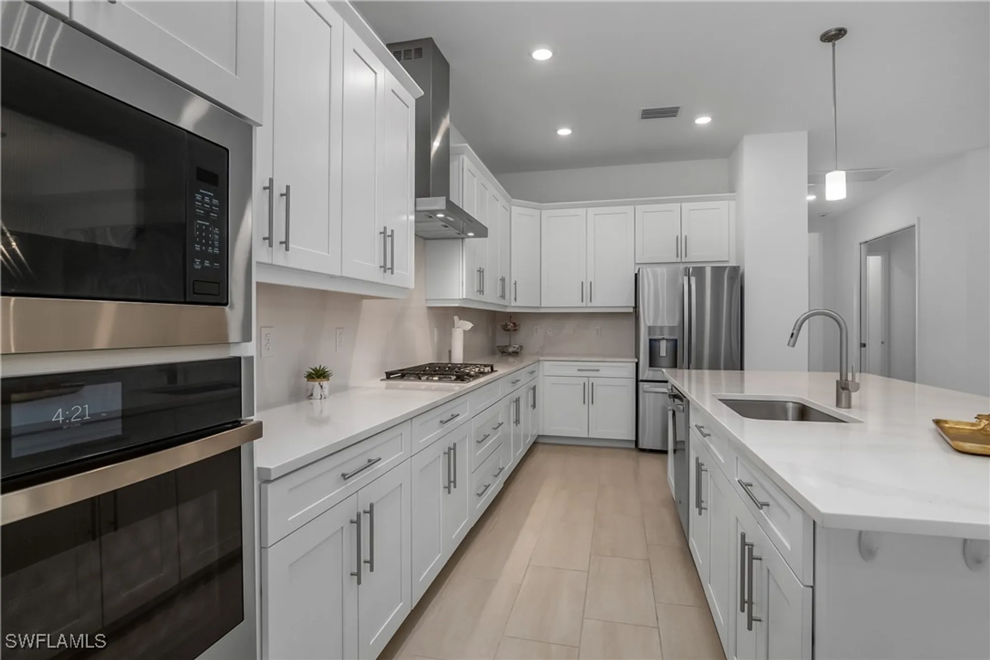 Property Slideshow image 28 of 50 | 13987 blue bay cir, Fort Myers, FL, 33913