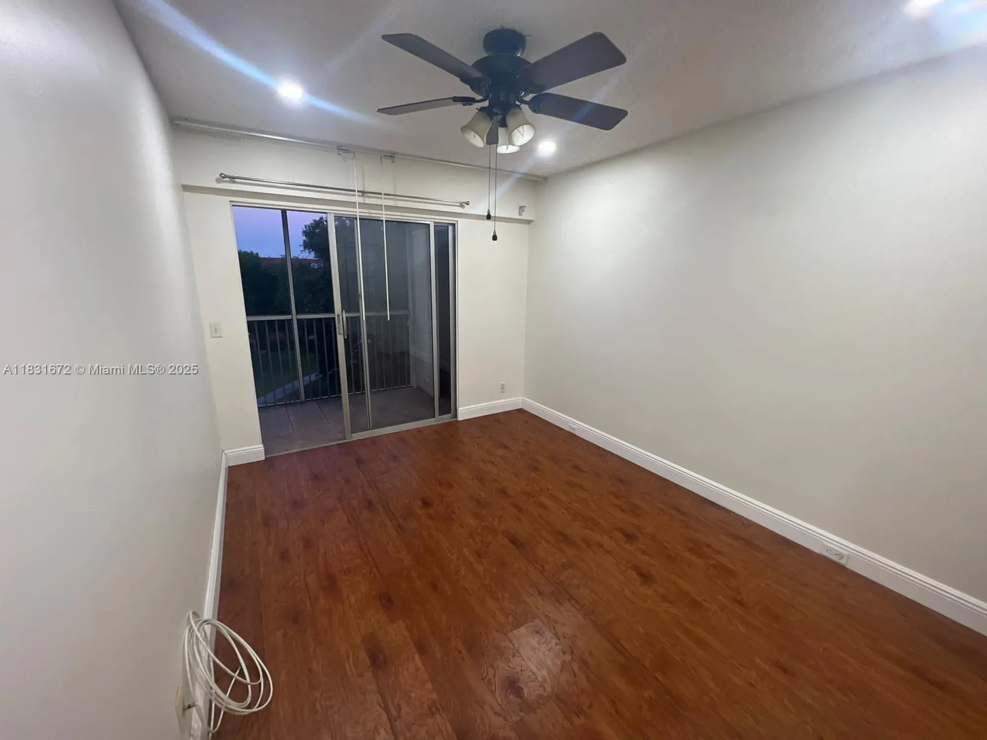 Property Slideshow image 16 of 24 | 1551 sw 135th ter 405g, Pembroke Pines, FL, 33027