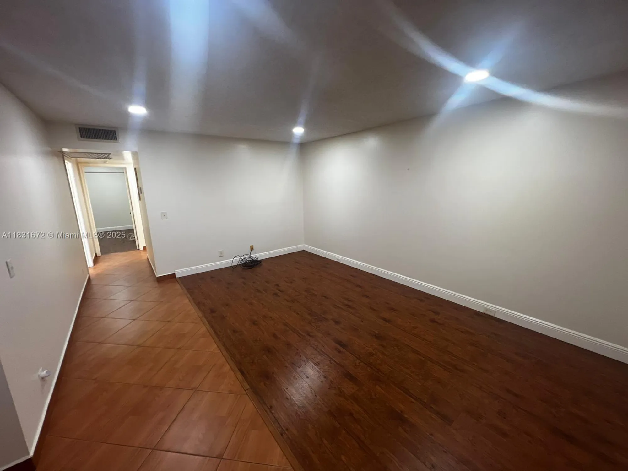 Property Slideshow image 12 of 24 | 1551 sw 135th ter 405g, Pembroke Pines, FL, 33027