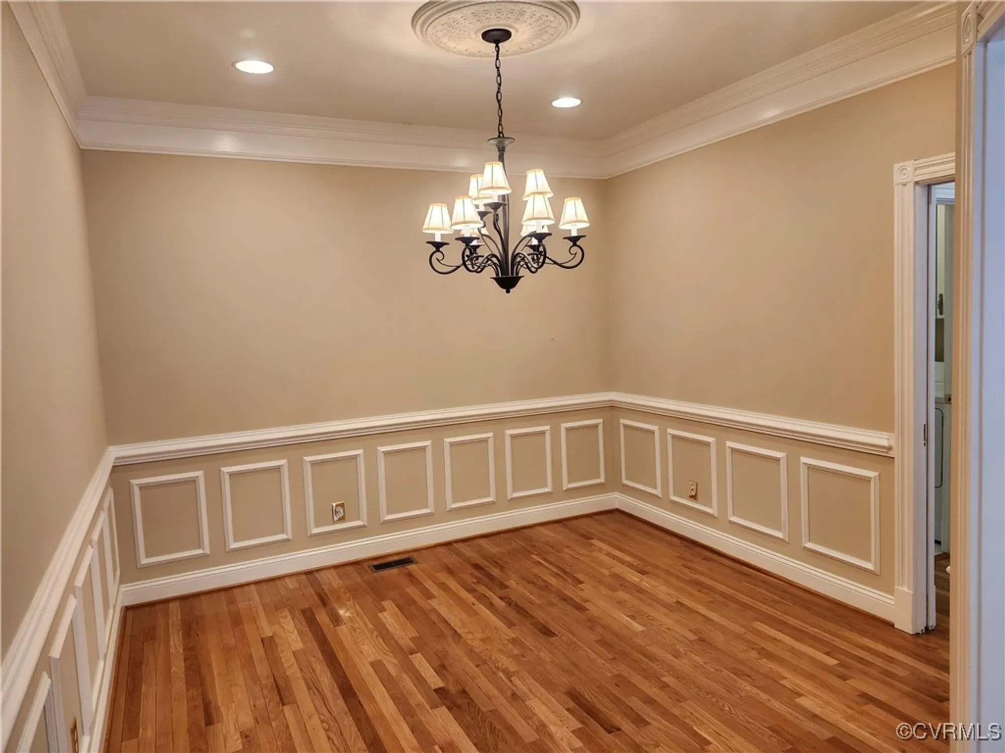 Property Slideshow image 12 of 20 | 3902 amberleigh blvd, North Chesterfield, VA, 23236