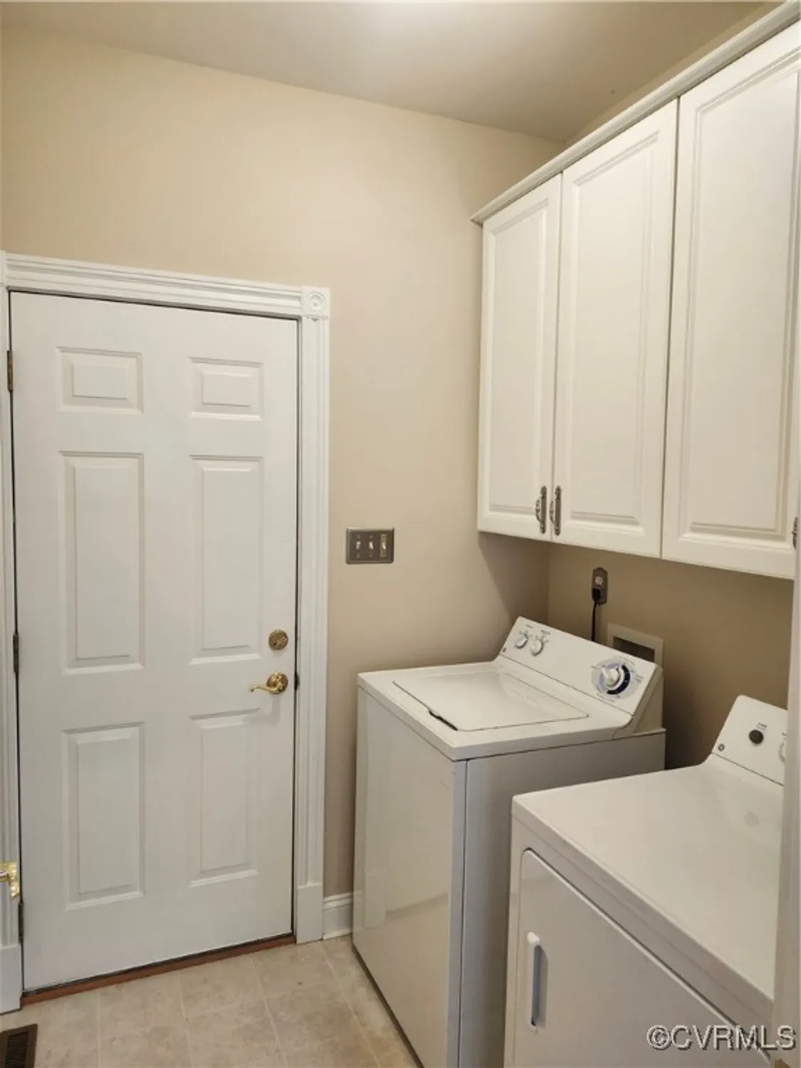 Property Slideshow image 8 of 20 | 3902 amberleigh blvd, North Chesterfield, VA, 23236