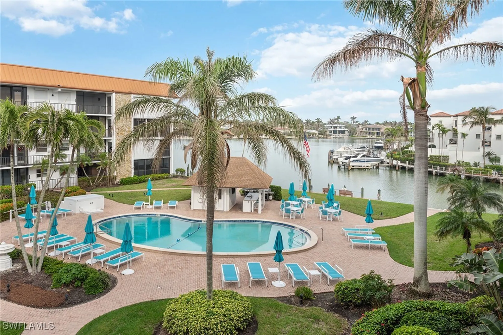 Property Slideshow image 17 of 25 | 2900 gulf shore blvd 310, Naples, FL, 34103