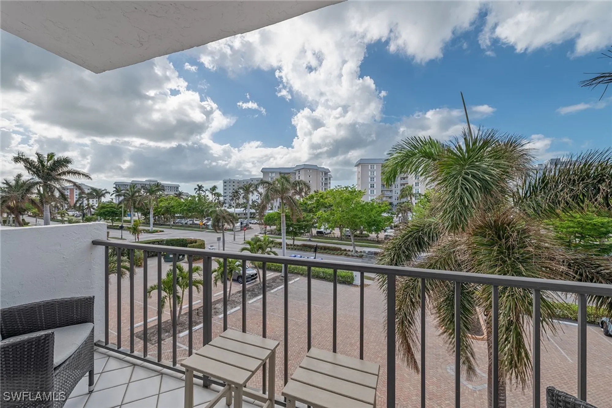 Property Slideshow image 11 of 25 | 2900 gulf shore blvd 310, Naples, FL, 34103