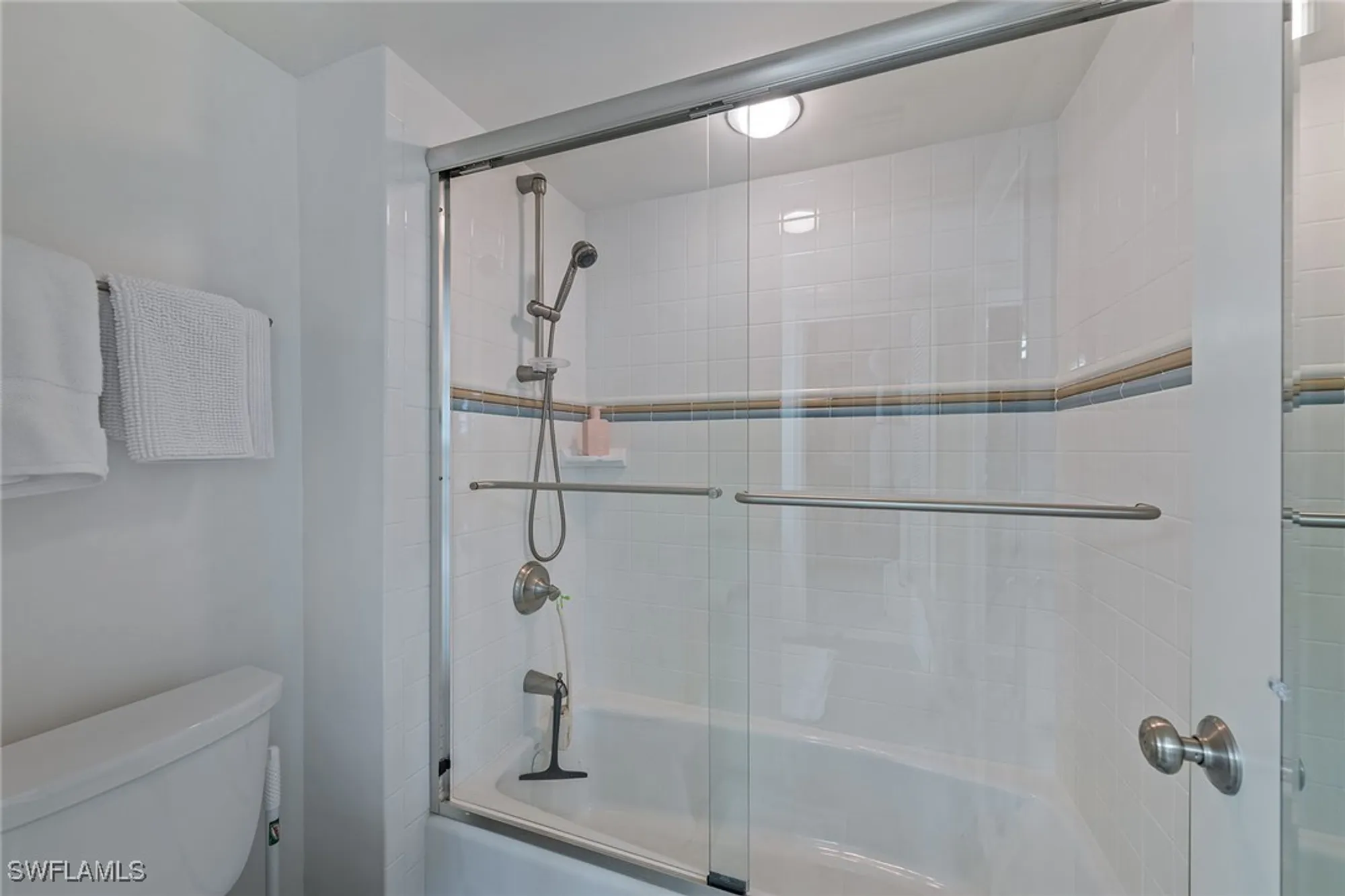 Property Slideshow image 13 of 25 | 2900 gulf shore blvd 310, Naples, FL, 34103