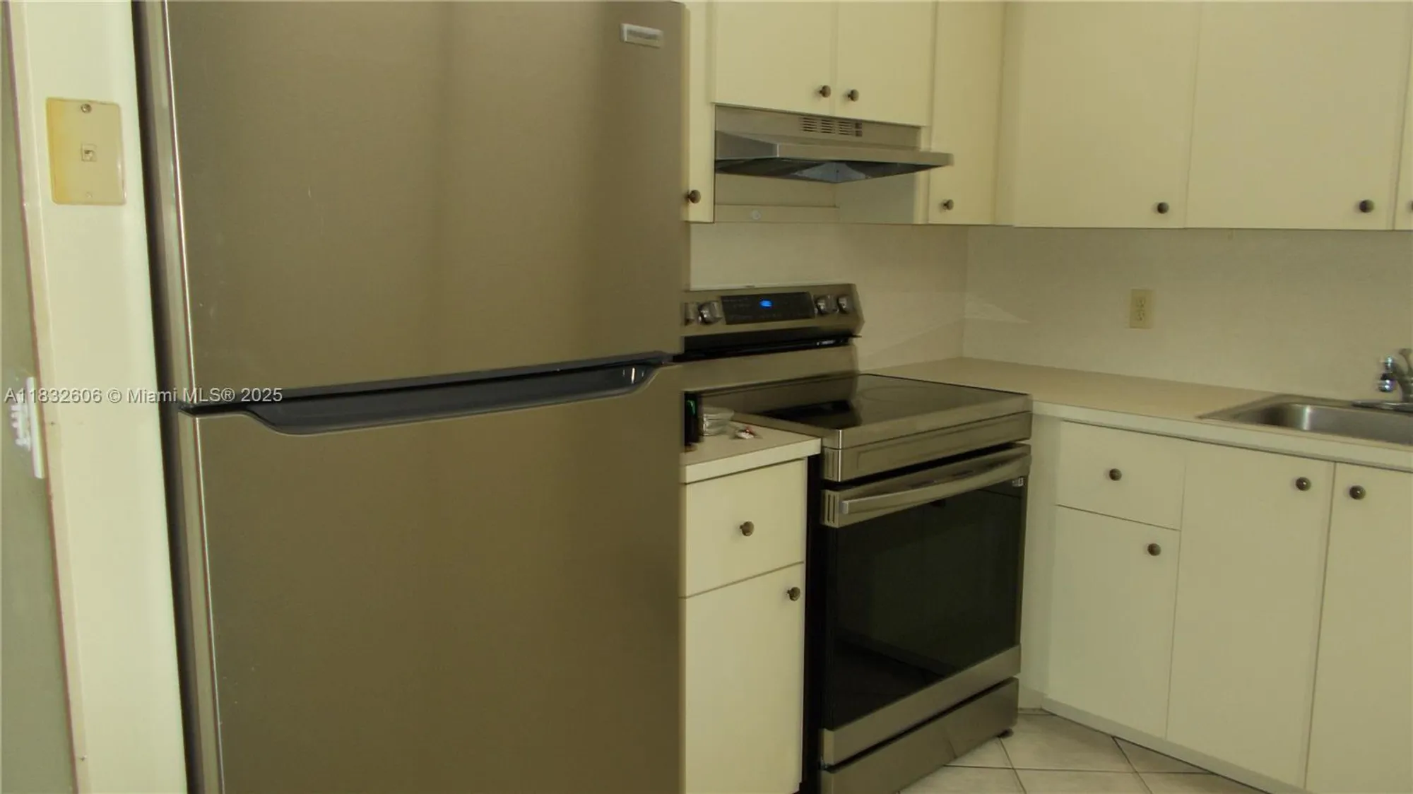 Property Slideshow image 11 of 23 | 13550 sw 6th ct a208, Pembroke Pines, FL, 33027