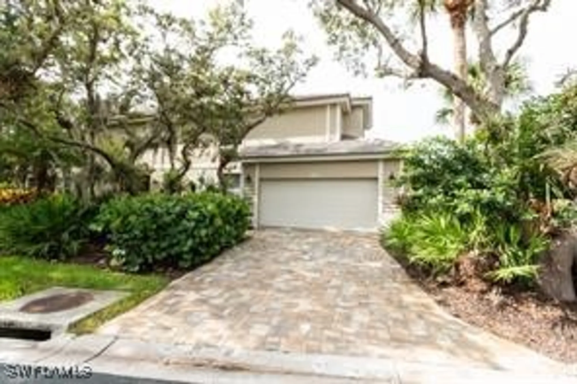 Property Slideshow image 2 of 42 | 3281 crossings ct 101, Bonita Springs, FL, 34134