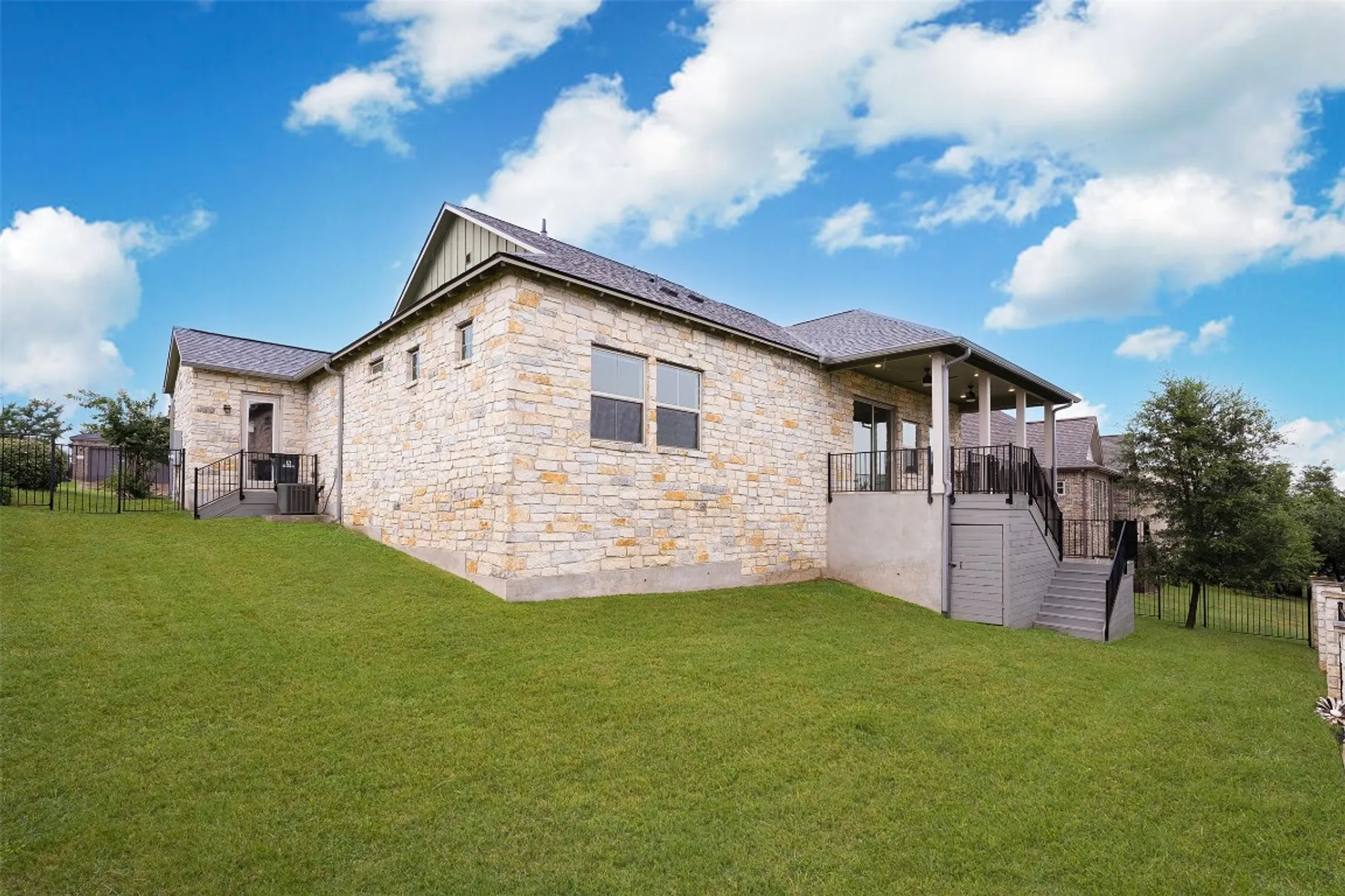 Property Slideshow image 23 of 37 | 517 freeing oak st, San Marcos, TX, 78666