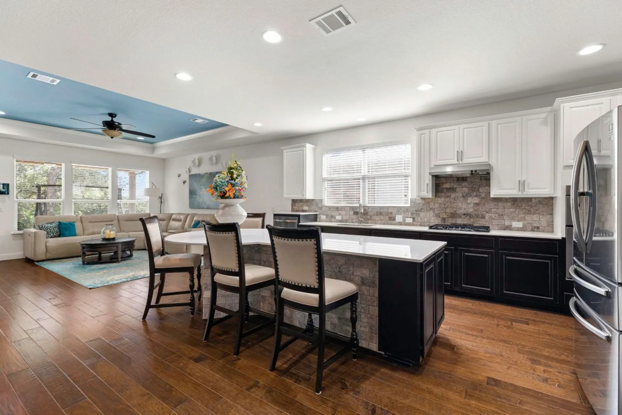 Property Slideshow image 16 of 36 | 706 kite ridge st, Georgetown, TX, 78633