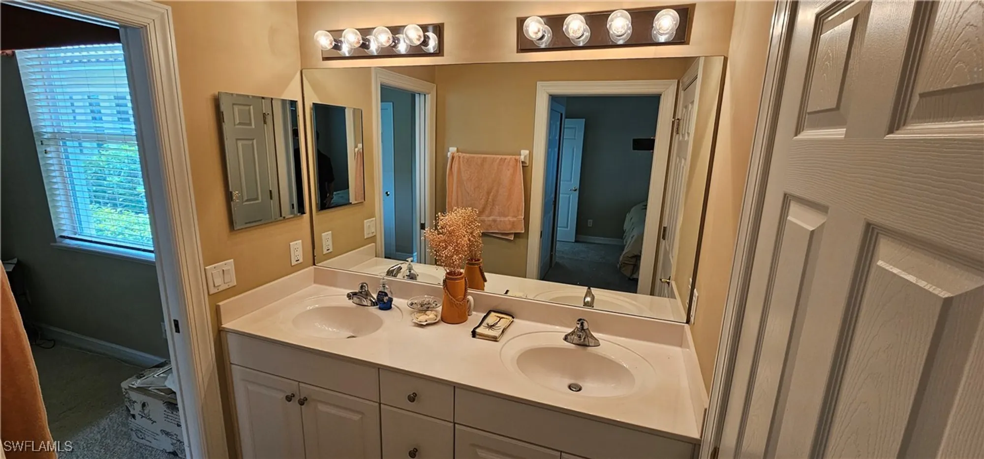 Property Slideshow image 24 of 35 | 10517 bellagio dr, Fort Myers, FL, 33913
