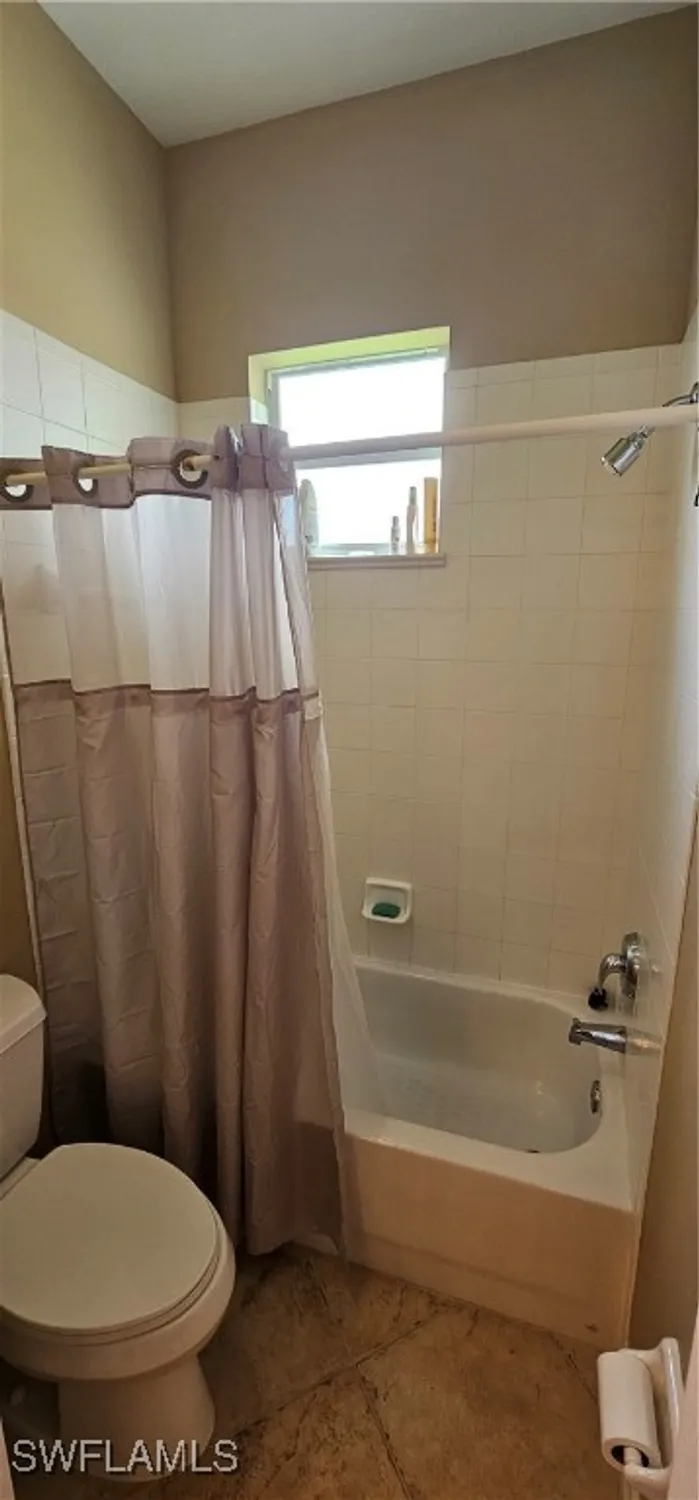 Property Slideshow image 29 of 35 | 10517 bellagio dr, Fort Myers, FL, 33913