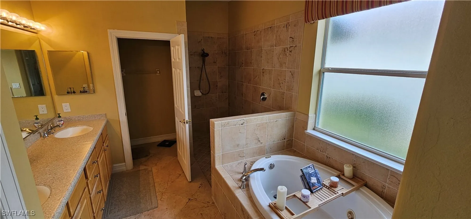 Property Slideshow image 22 of 35 | 10517 bellagio dr, Fort Myers, FL, 33913