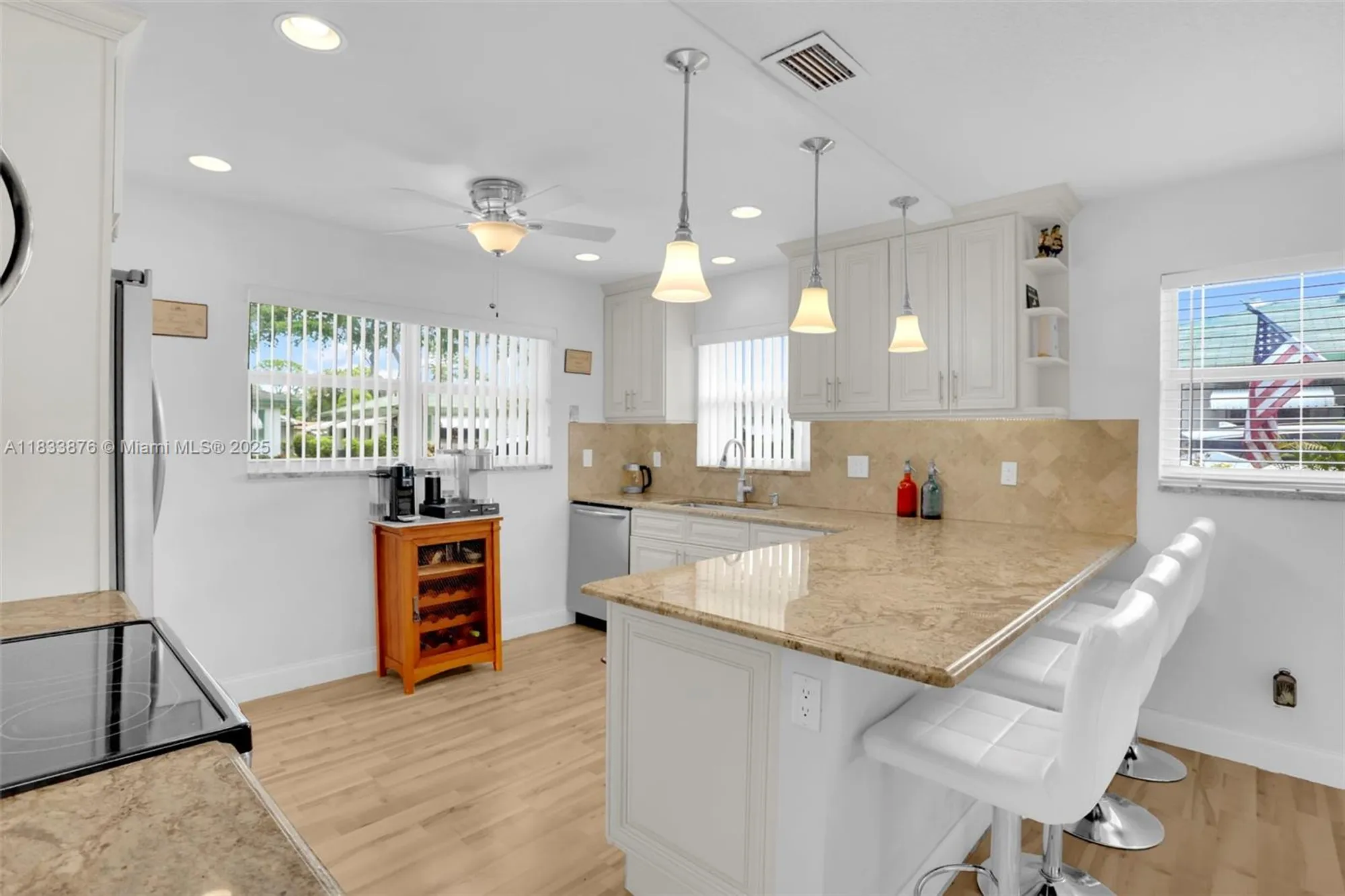 Property Slideshow image 6 of 29 | 841 meadowlark ln, Delray Beach, FL, 33445