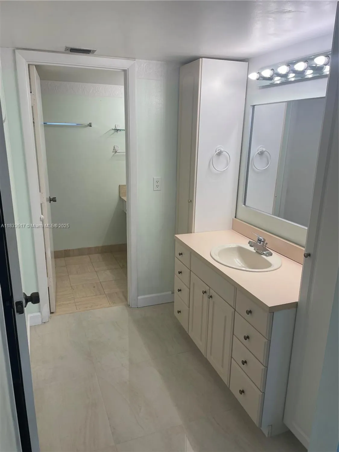 Property Slideshow image 16 of 20 | 1201 s ocean dr 318s, Hollywood, FL, 33019